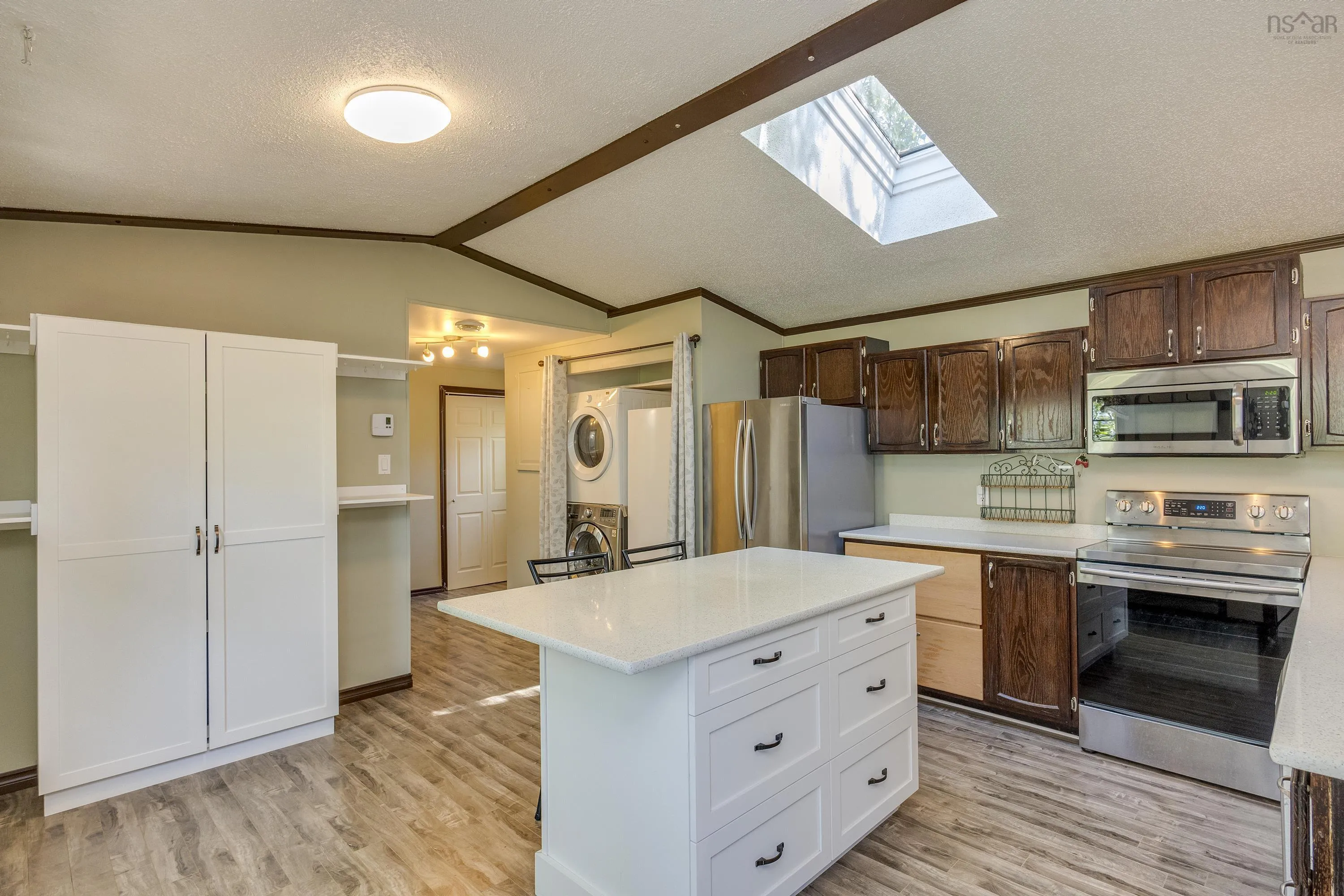 11 Cedarwood Crescent, New Minas, NS B4N 5J2, 2 Bedrooms Bedrooms, ,1 BathroomBathrooms,Residential,For Sale,Cedarwood,202521238