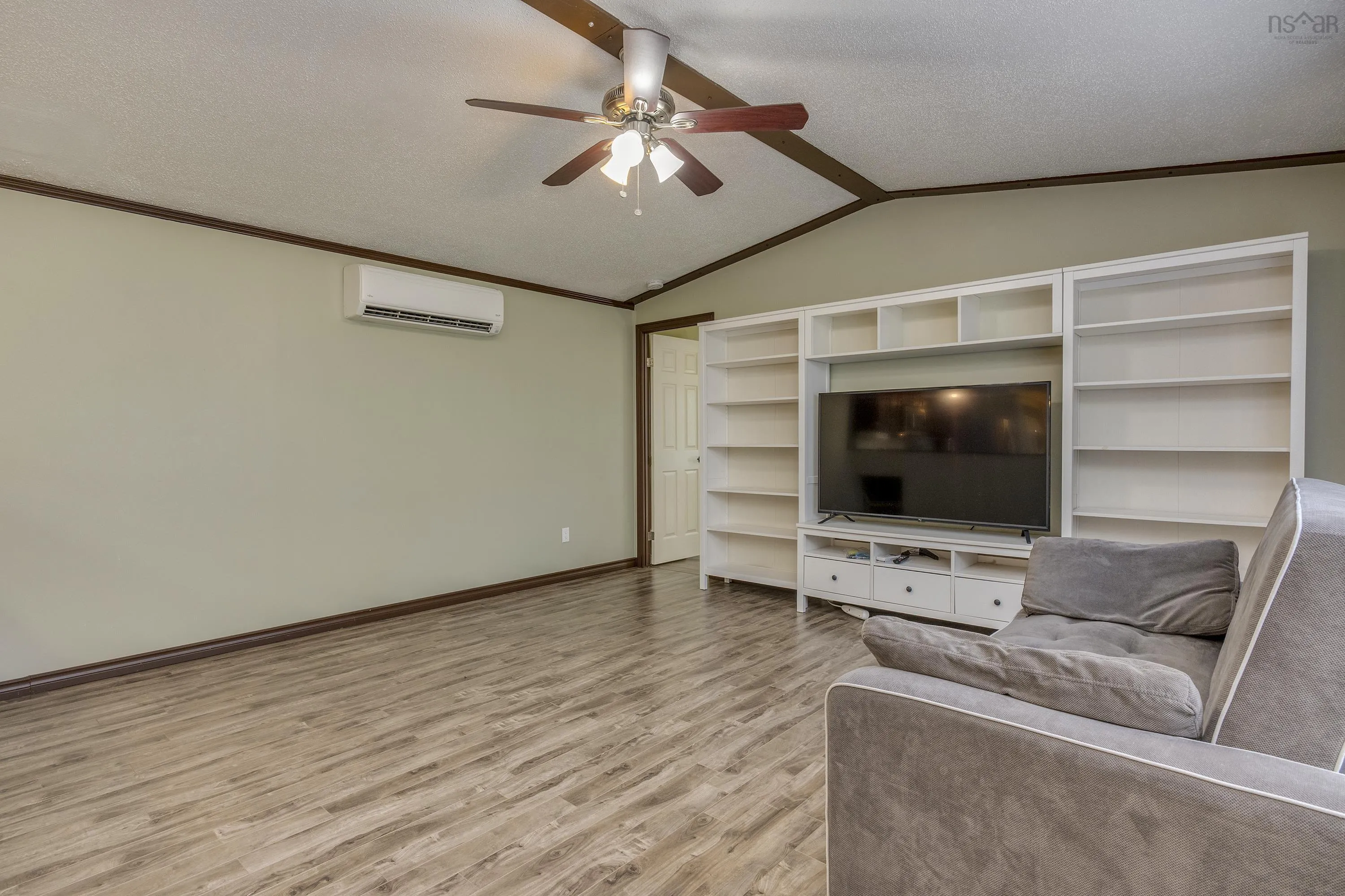 11 Cedarwood Crescent, New Minas, NS B4N 5J2, 2 Bedrooms Bedrooms, ,1 BathroomBathrooms,Residential,For Sale,Cedarwood,202521238