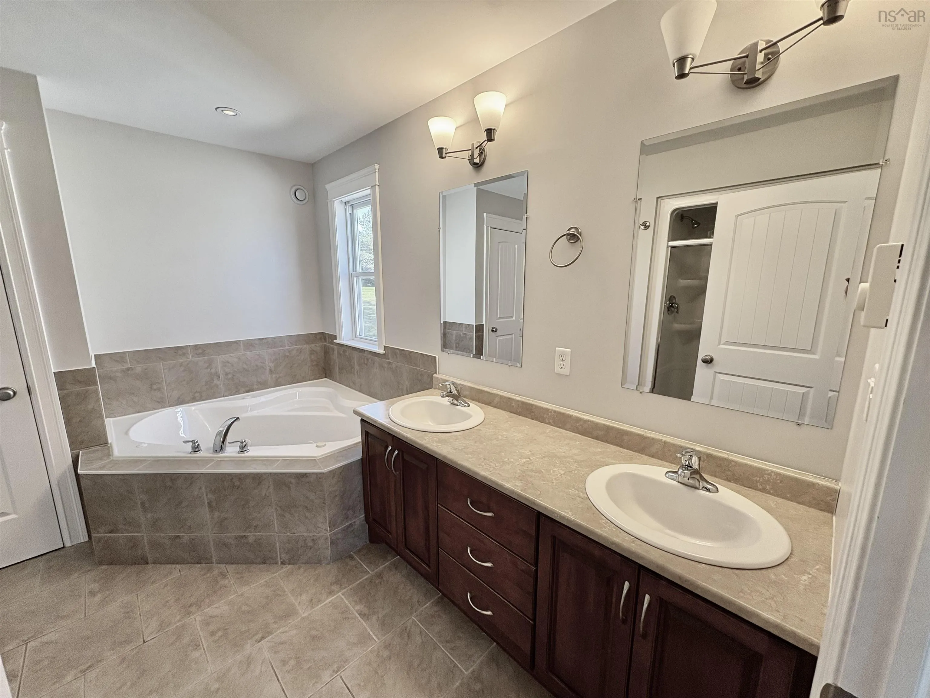 32 Baker Drive, Middle Sackville, NS B4E 1V1, 3 Bedrooms Bedrooms, ,4 BathroomsBathrooms,Residential,For Sale,Baker,202519849