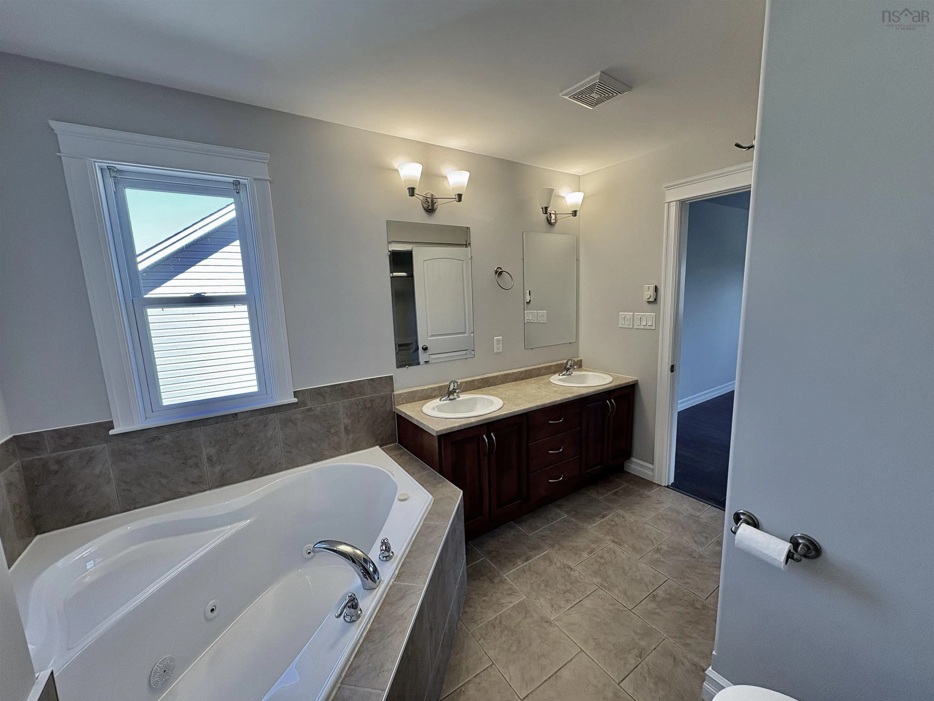 32 Baker Drive, Middle Sackville, NS B4E 1V1, 3 Bedrooms Bedrooms, ,4 BathroomsBathrooms,Residential,For Sale,Baker,202519849
