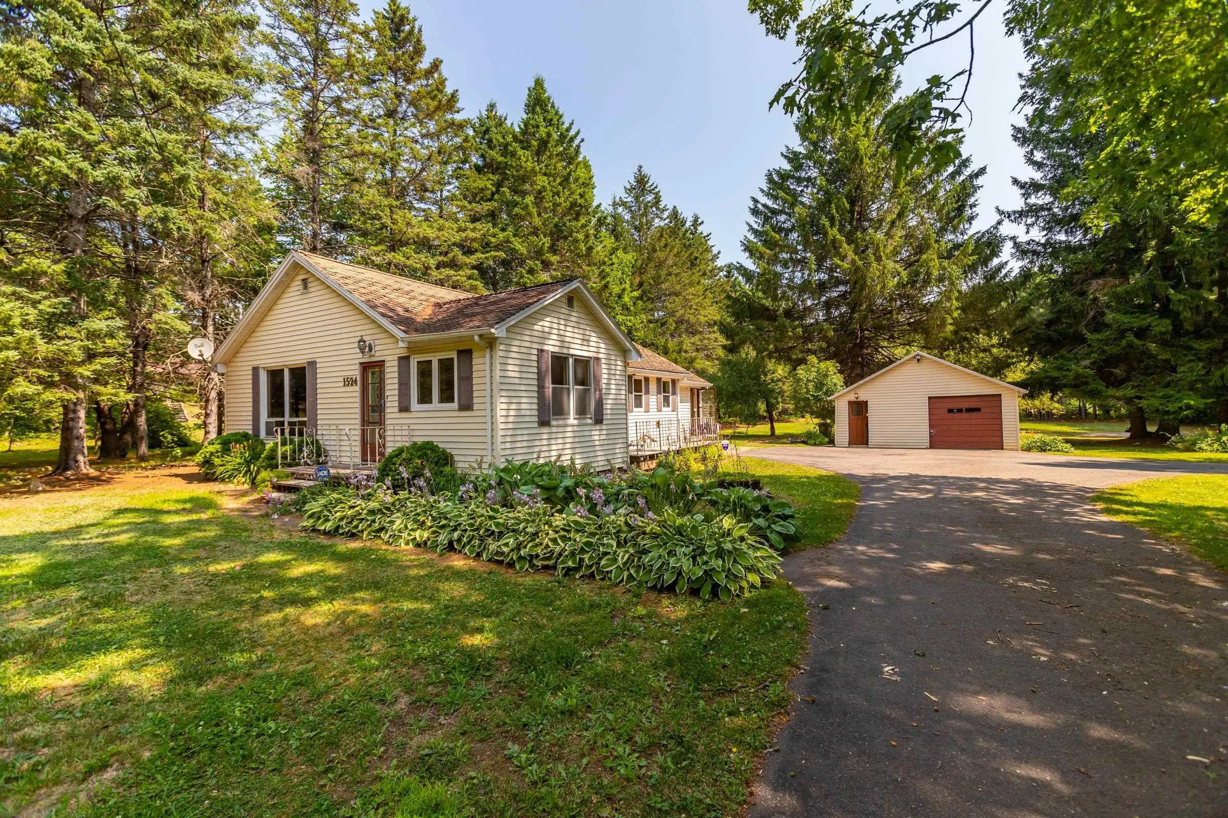 1524 Marshall Road, Kingston, NS B0P 1R0, 2 Bedrooms Bedrooms, ,1 BathroomBathrooms,Residential,For Sale,Marshall,202519257