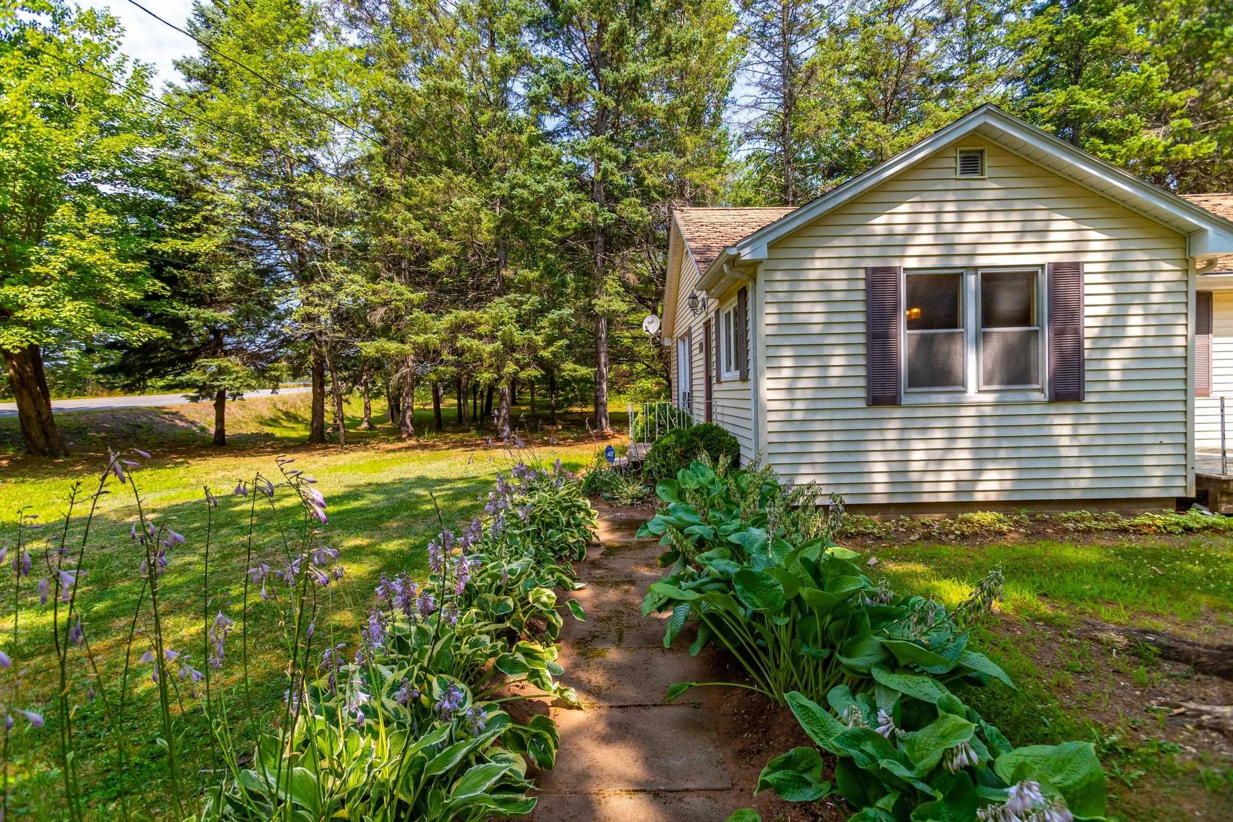 1524 Marshall Road, Kingston, NS B0P 1R0, 2 Bedrooms Bedrooms, ,1 BathroomBathrooms,Residential,For Sale,Marshall,202519257
