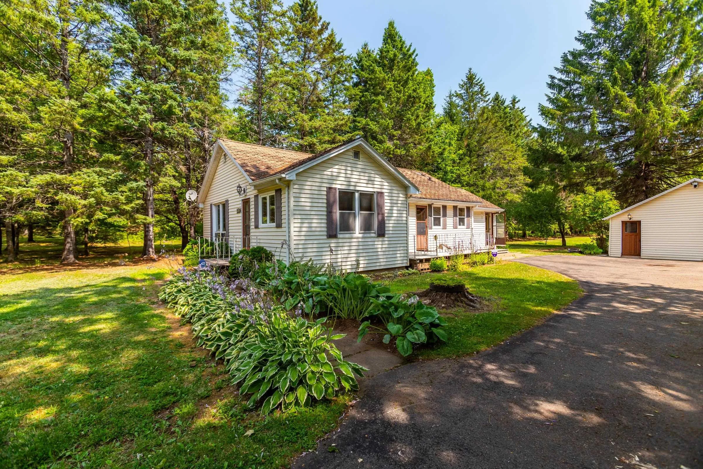1524 Marshall Road, Kingston, NS B0P 1R0, 2 Bedrooms Bedrooms, ,1 BathroomBathrooms,Residential,For Sale,Marshall,202519257