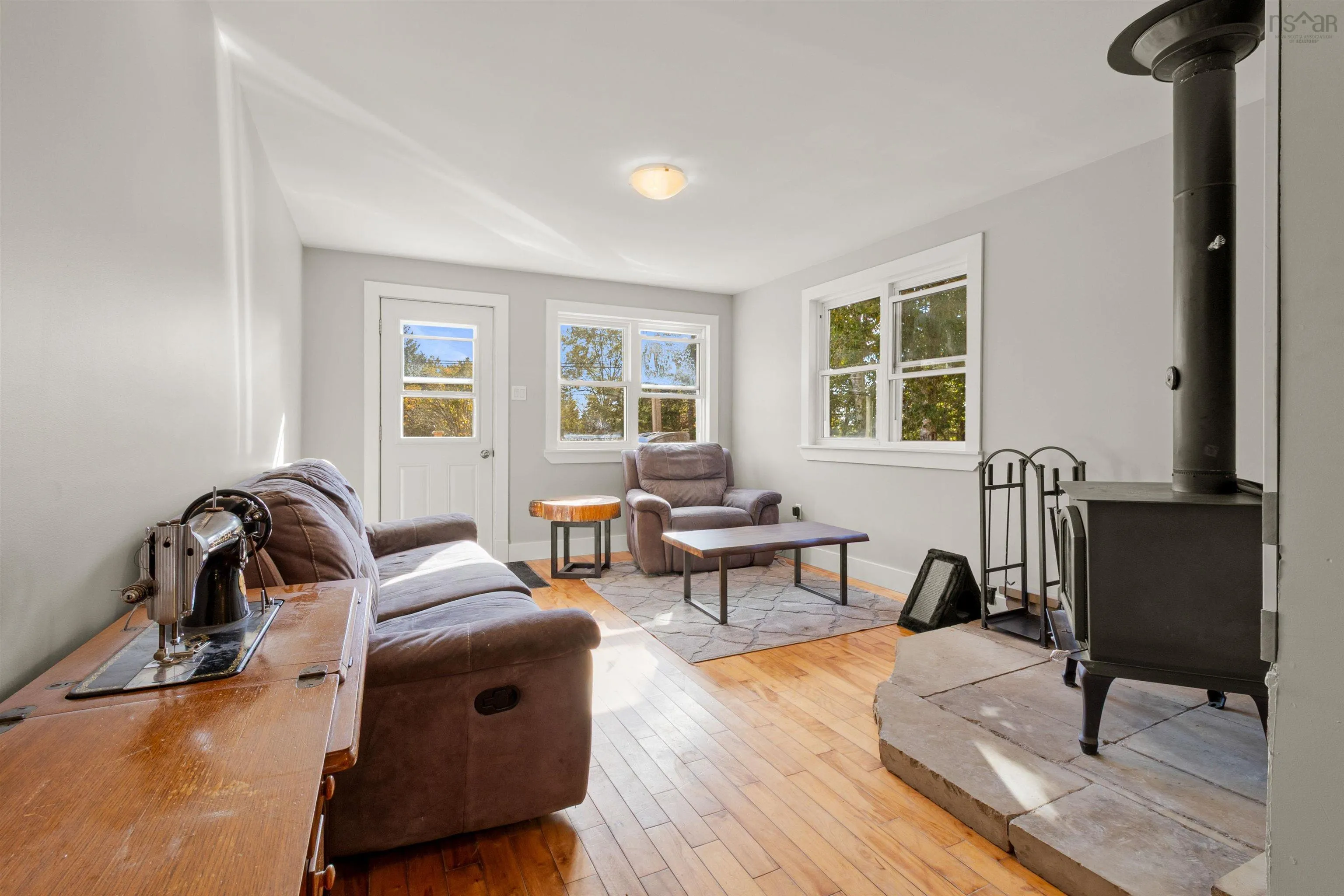 6 Beech Hill Road, Seabright, NS B3Z 3A2, 2 Bedrooms Bedrooms, ,1 BathroomBathrooms,Residential,For Sale,Beech Hill,202524906