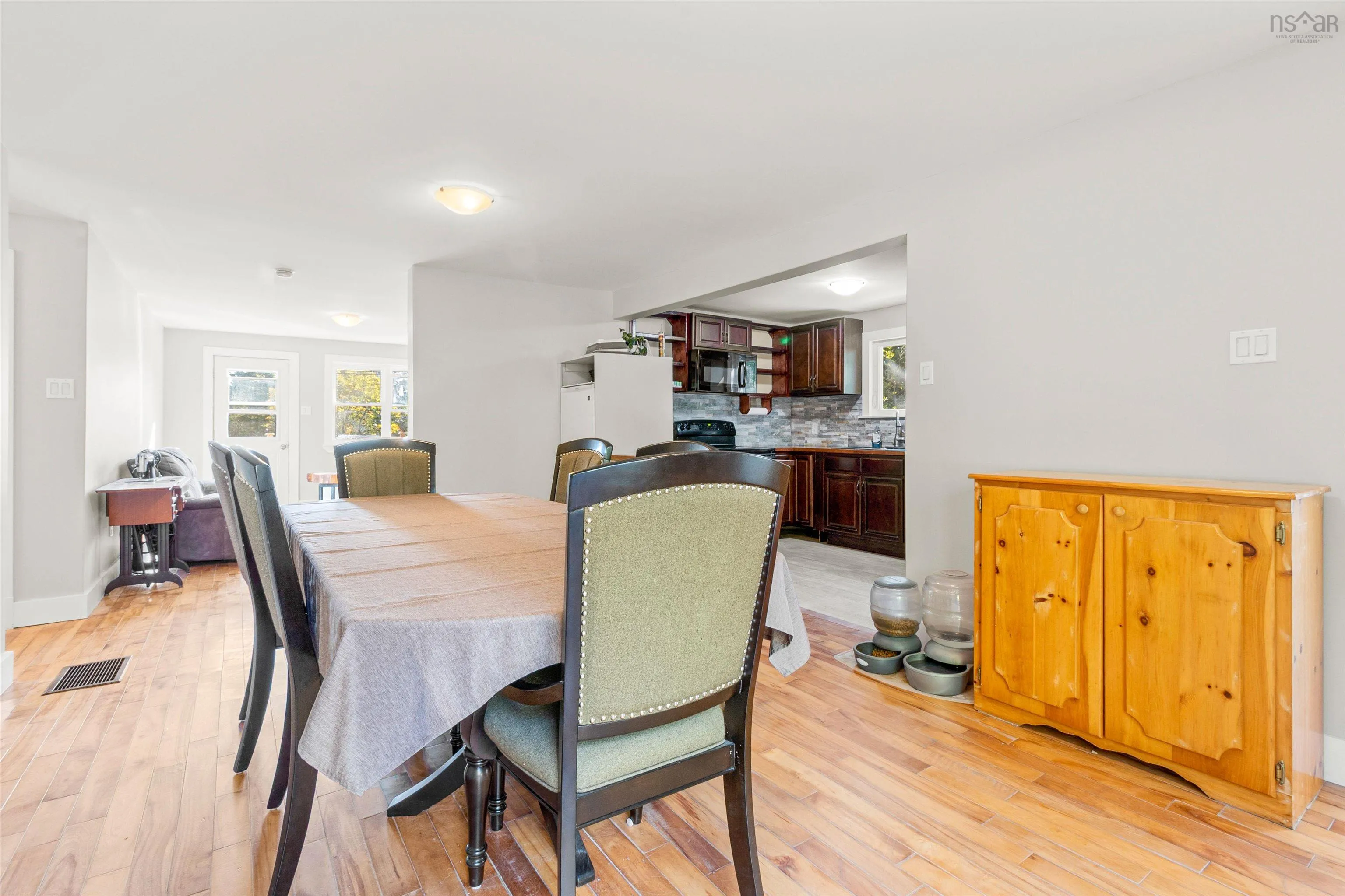 6 Beech Hill Road, Seabright, NS B3Z 3A2, 2 Bedrooms Bedrooms, ,1 BathroomBathrooms,Residential,For Sale,Beech Hill,202524906