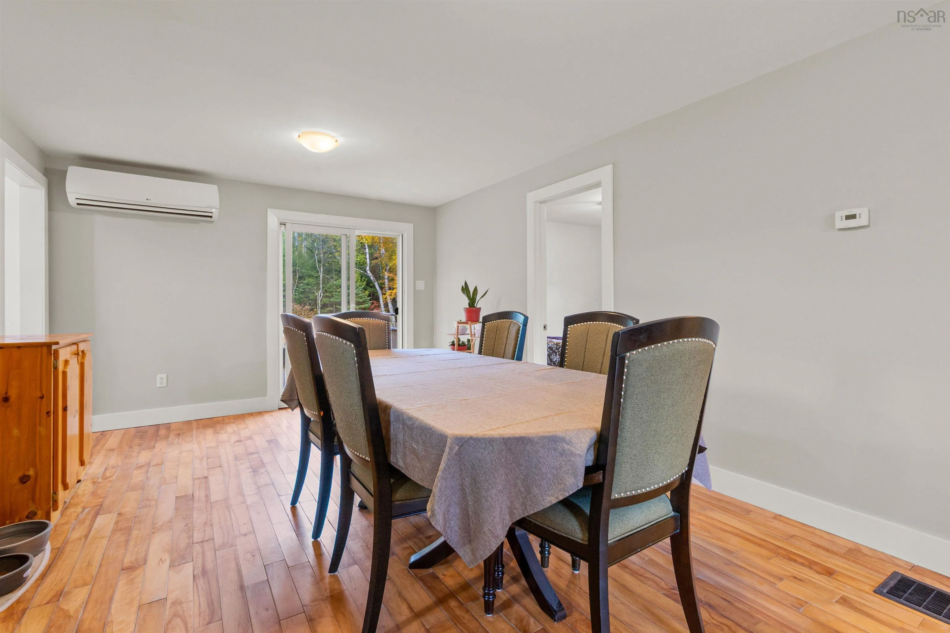 6 Beech Hill Road, Seabright, NS B3Z 3A2, 2 Bedrooms Bedrooms, ,1 BathroomBathrooms,Residential,For Sale,Beech Hill,202524906