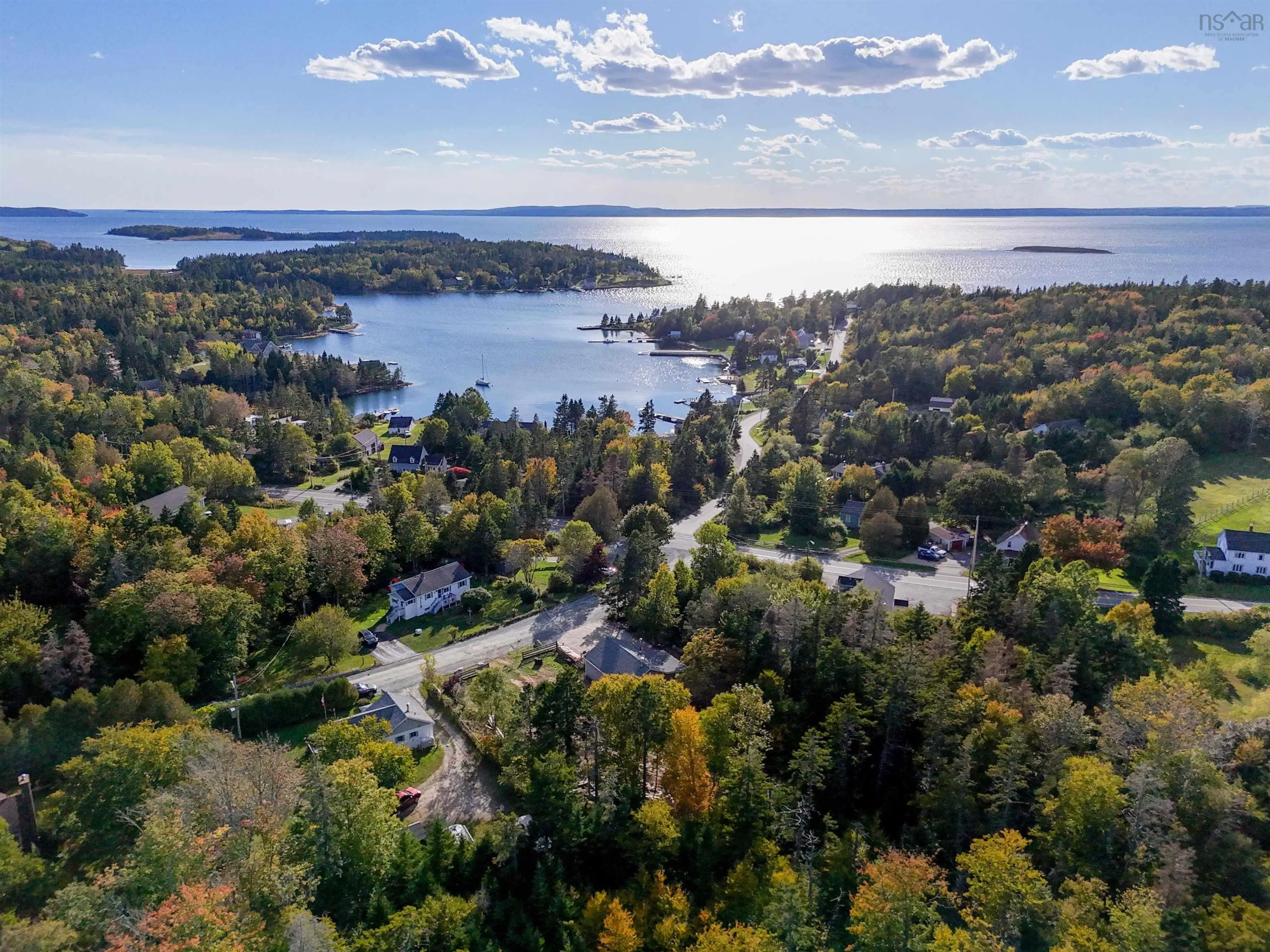 6 Beech Hill Road, Seabright, NS B3Z 3A2, 2 Bedrooms Bedrooms, ,1 BathroomBathrooms,Residential,For Sale,Beech Hill,202524906