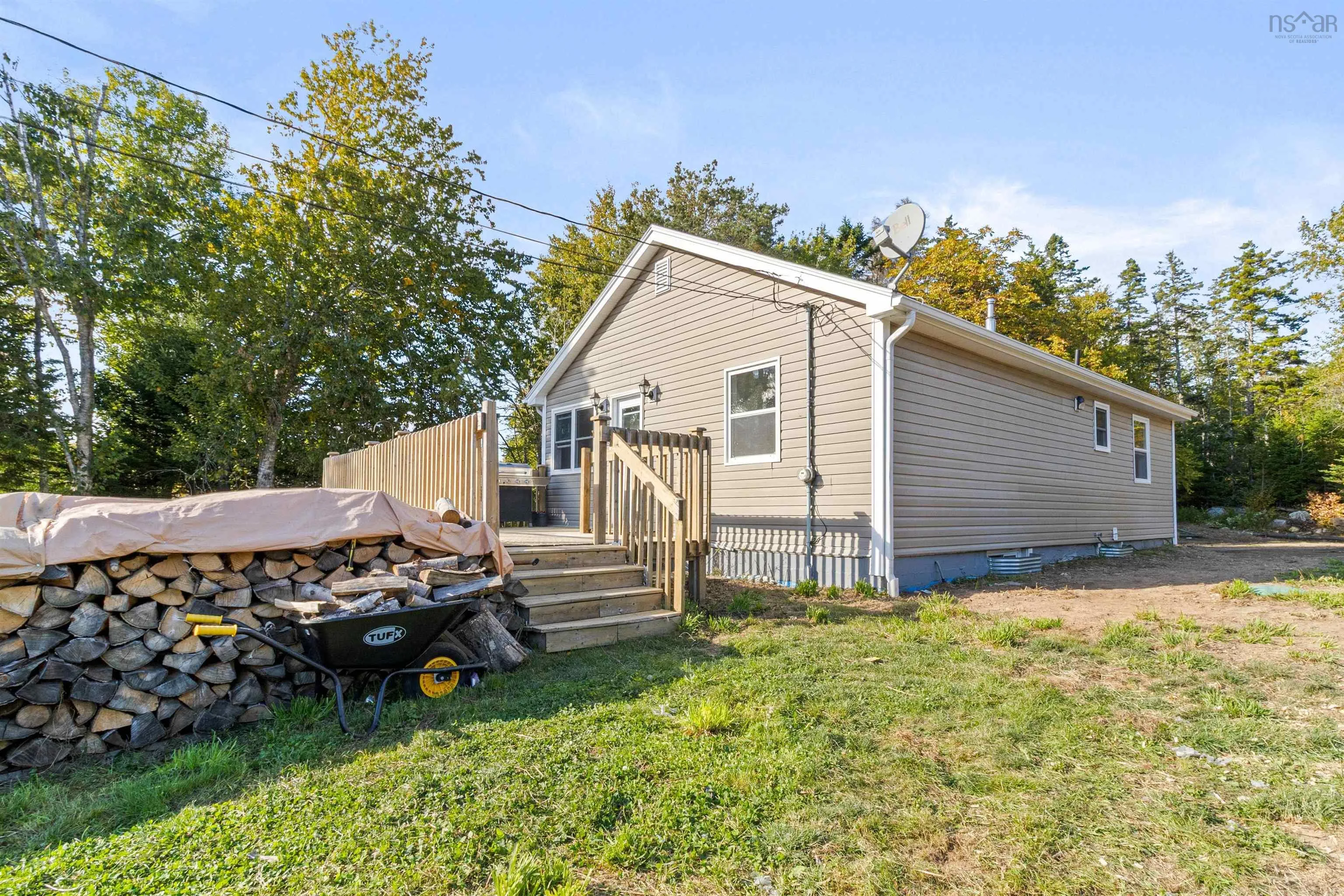 6 Beech Hill Road, Seabright, NS B3Z 3A2, 2 Bedrooms Bedrooms, ,1 BathroomBathrooms,Residential,For Sale,Beech Hill,202524906