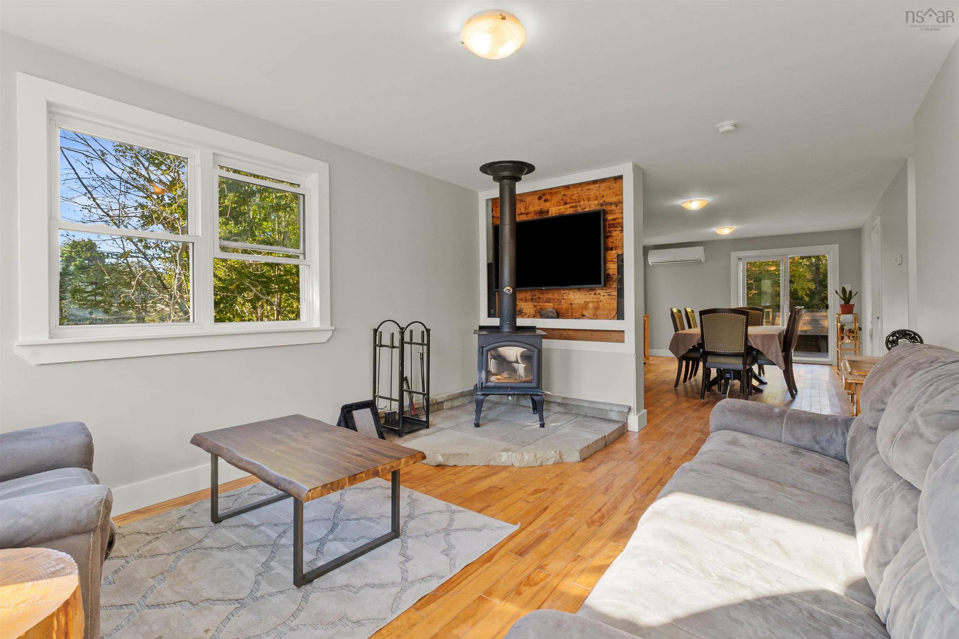 6 Beech Hill Road, Seabright, NS B3Z 3A2, 2 Bedrooms Bedrooms, ,1 BathroomBathrooms,Residential,For Sale,Beech Hill,202524906