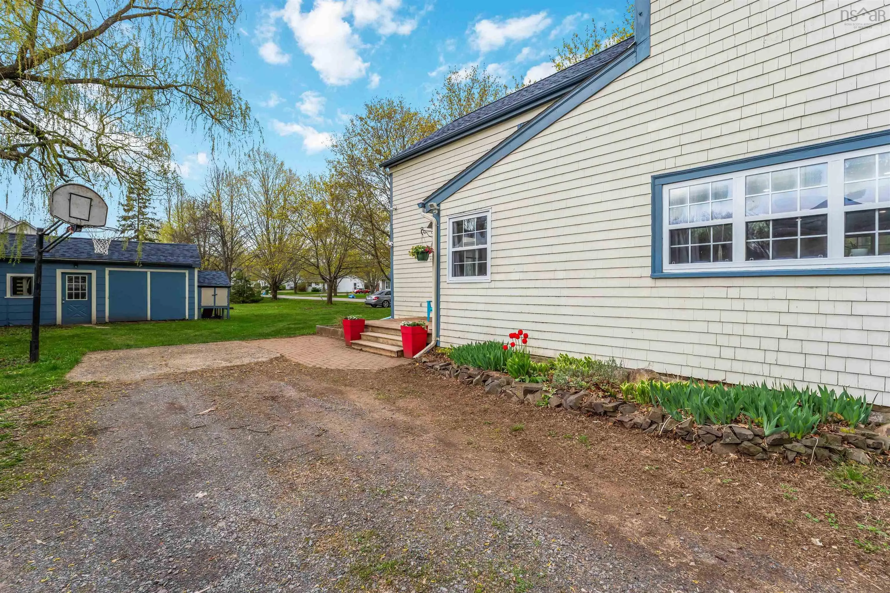 251 Main Street, Berwick Ns B0p 1e0, 4 Bedrooms Bedrooms, ,2 BathroomsBathrooms,Residential,For Sale,Main,202510441