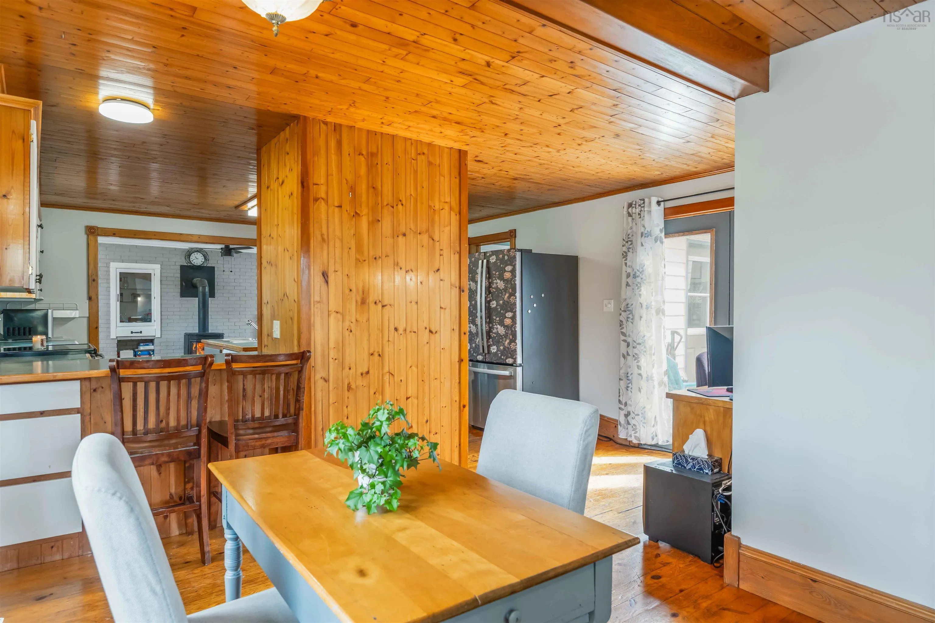 251 Main Street, Berwick Ns B0p 1e0, 4 Bedrooms Bedrooms, ,2 BathroomsBathrooms,Residential,For Sale,Main,202510441
