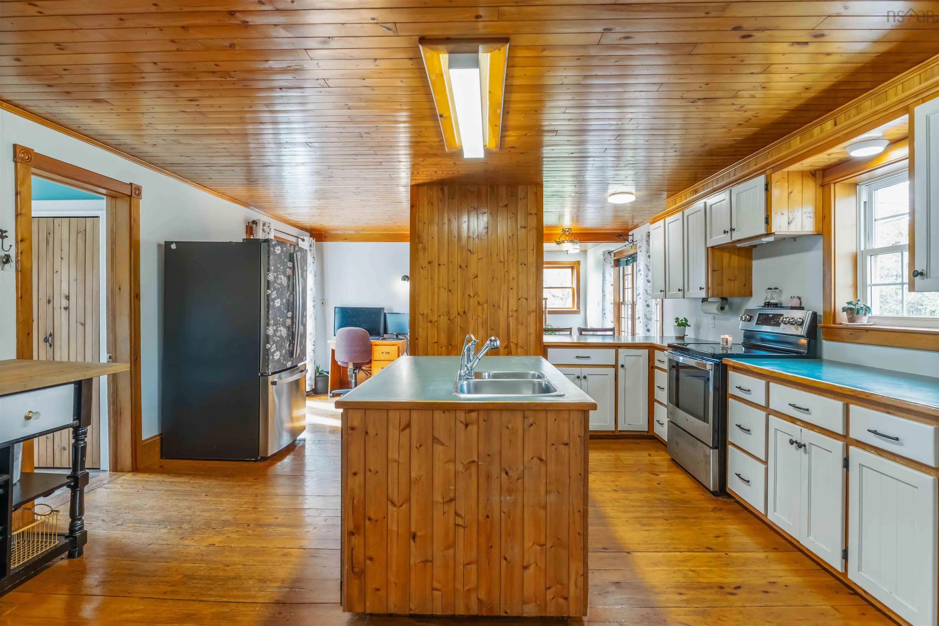 251 Main Street, Berwick Ns B0p 1e0, 4 Bedrooms Bedrooms, ,2 BathroomsBathrooms,Residential,For Sale,Main,202510441