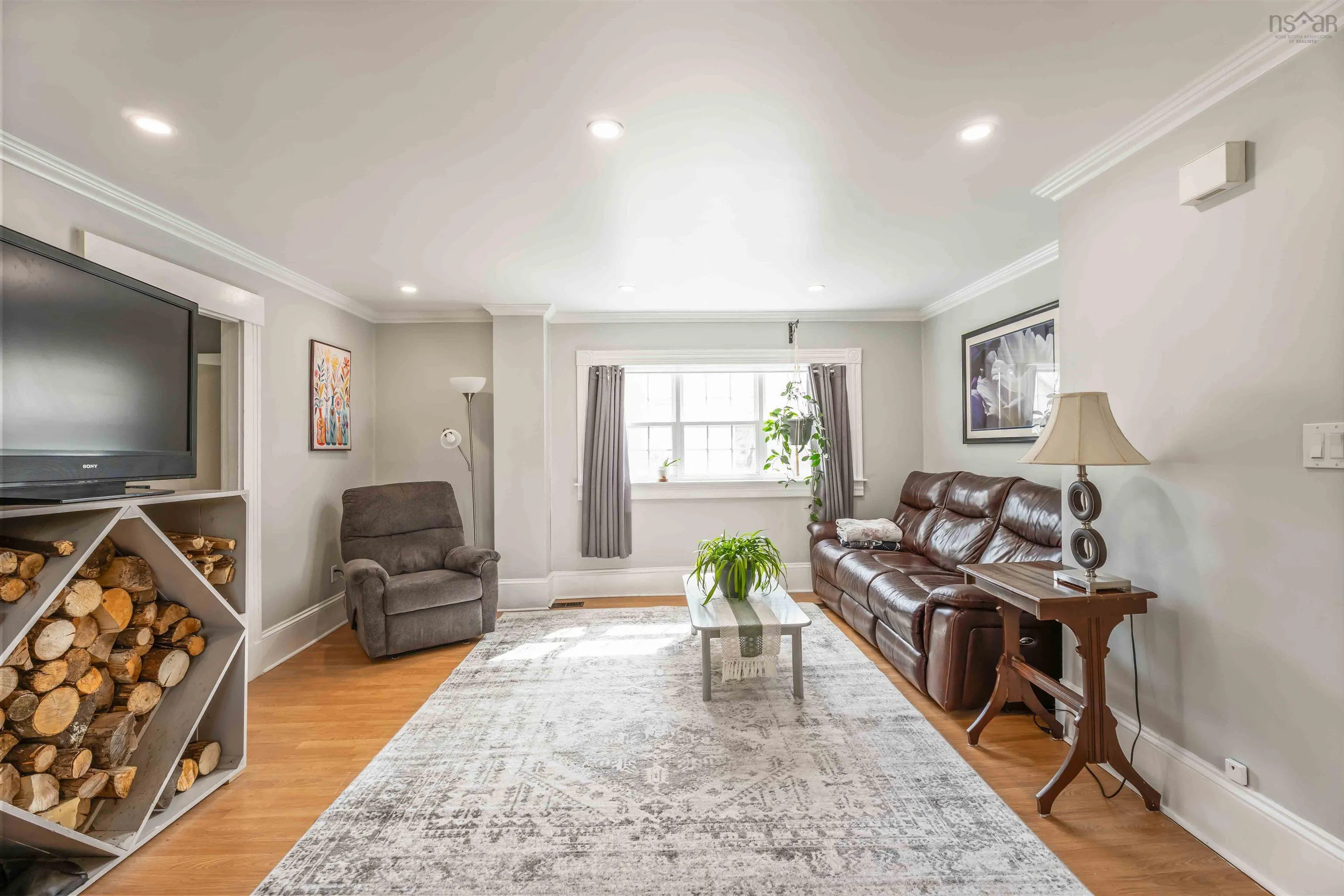 251 Main Street, Berwick Ns B0p 1e0, 4 Bedrooms Bedrooms, ,2 BathroomsBathrooms,Residential,For Sale,Main,202510441
