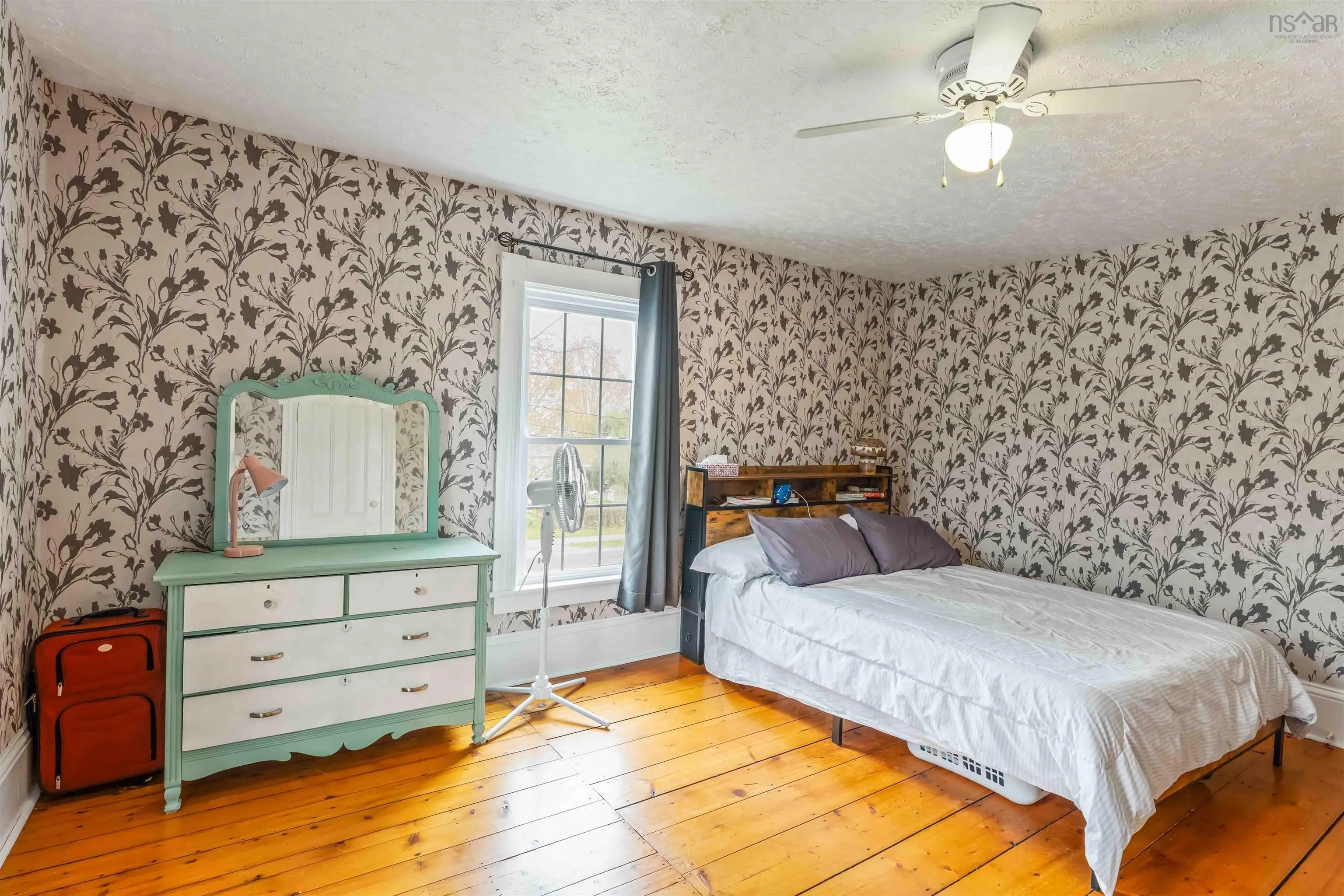 251 Main Street, Berwick Ns B0p 1e0, 4 Bedrooms Bedrooms, ,2 BathroomsBathrooms,Residential,For Sale,Main,202510441