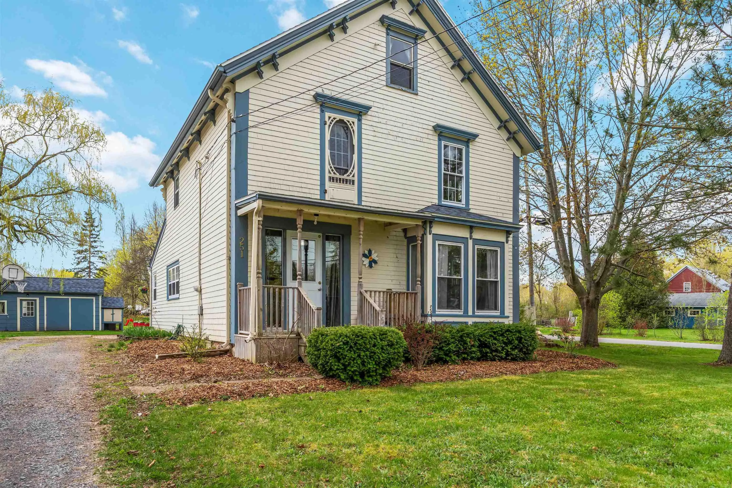 251 Main Street, Berwick Ns B0p 1e0, 4 Bedrooms Bedrooms, ,2 BathroomsBathrooms,Residential,For Sale,Main,202510441