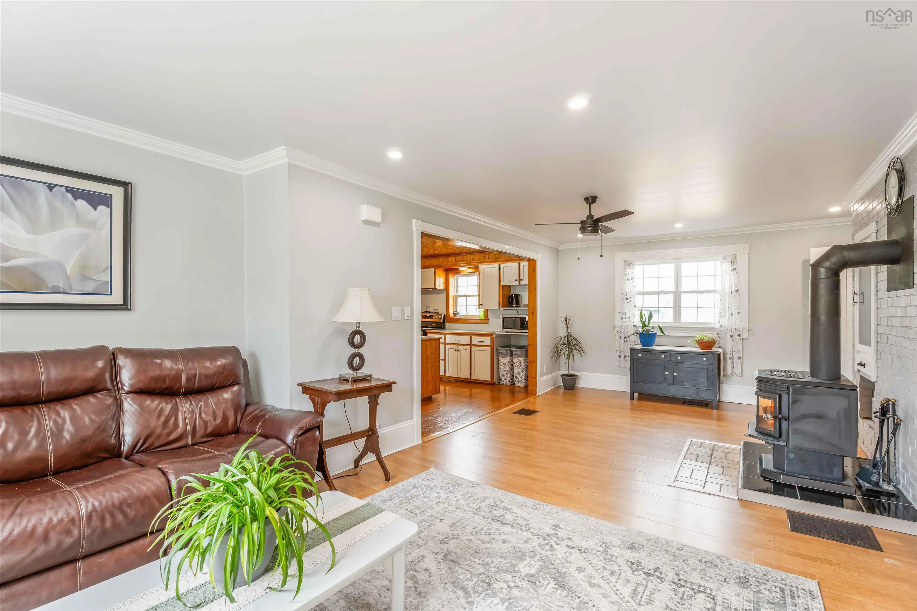 251 Main Street, Berwick Ns B0p 1e0, 4 Bedrooms Bedrooms, ,2 BathroomsBathrooms,Residential,For Sale,Main,202510441