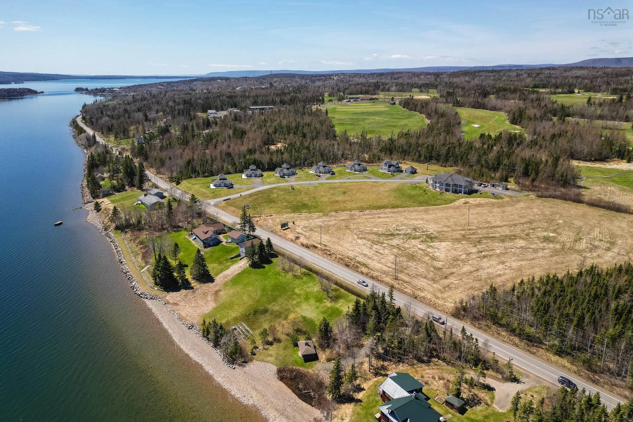 7 Bell Bay Way, Baddeck, NS B0C 1H0, 3 Bedrooms Bedrooms, ,3 BathroomsBathrooms,Residential,For Sale,Bell Bay,202523621