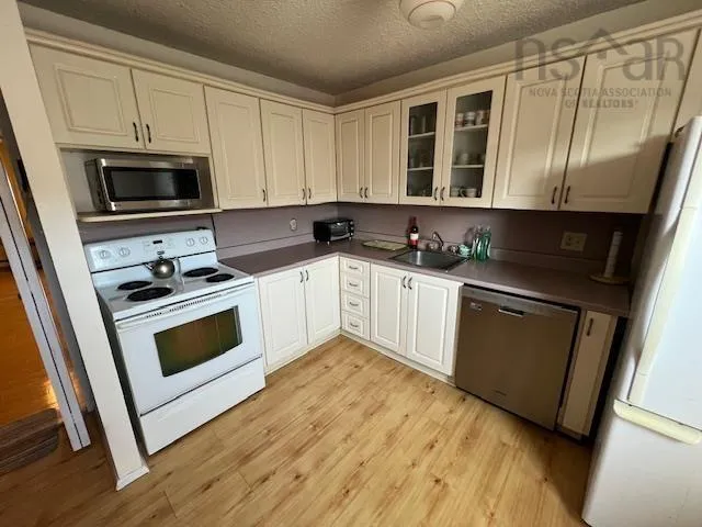 5551 Stoneham, Halifax, NS B3K 4A6, 3 Bedrooms Bedrooms, ,2 BathroomsBathrooms,Residential,For Sale,Stoneham,202524299