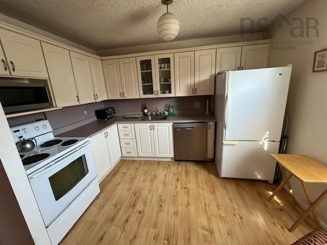 5551 Stoneham, Halifax, NS B3K 4A6, 3 Bedrooms Bedrooms, ,2 BathroomsBathrooms,Residential,For Sale,Stoneham,202524299