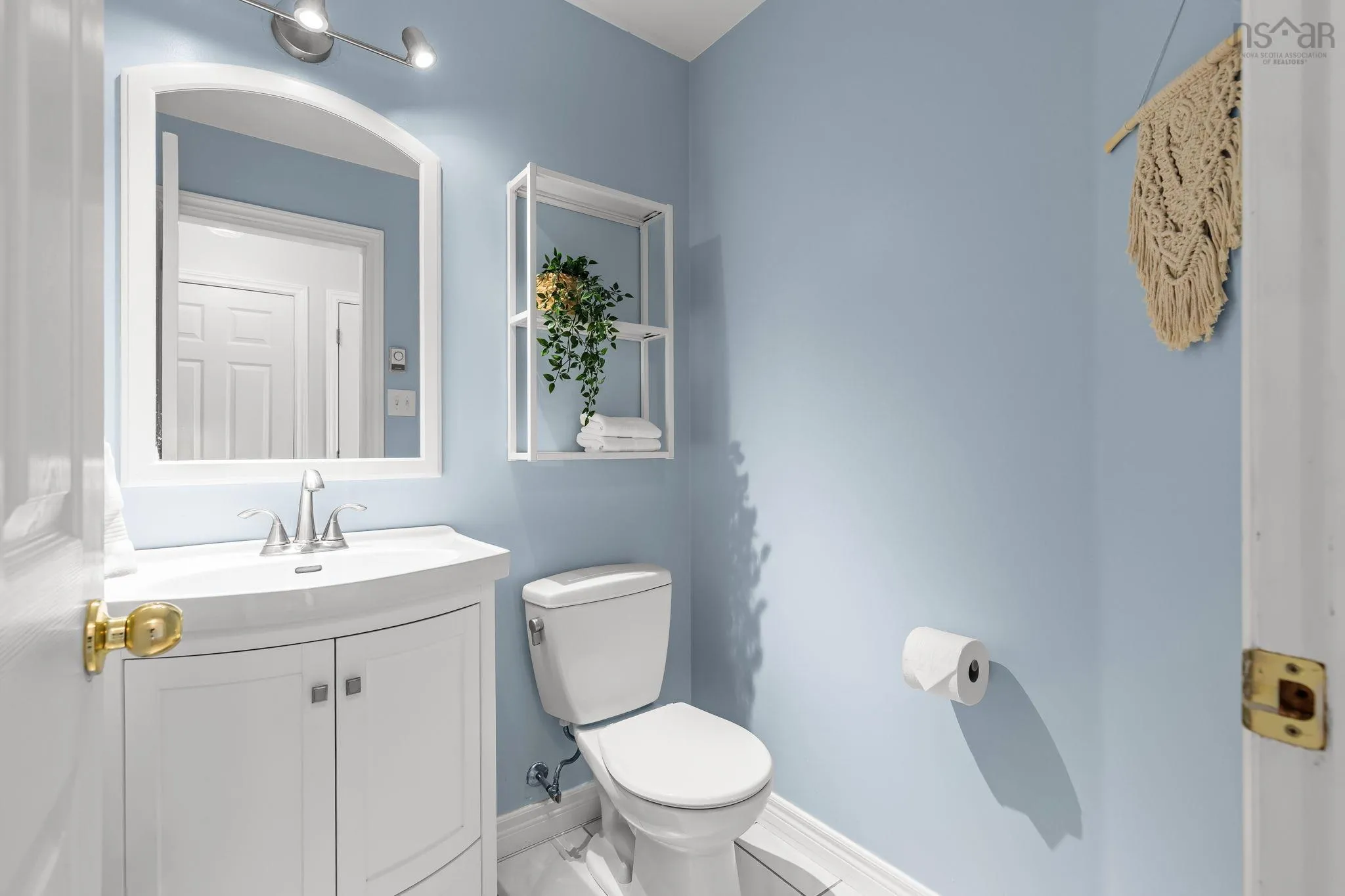 30 Quindora Crescent, Dartmouth, NS B2W 6G3, 3 Bedrooms Bedrooms, ,3 BathroomsBathrooms,Residential,For Sale,Quindora,202522312