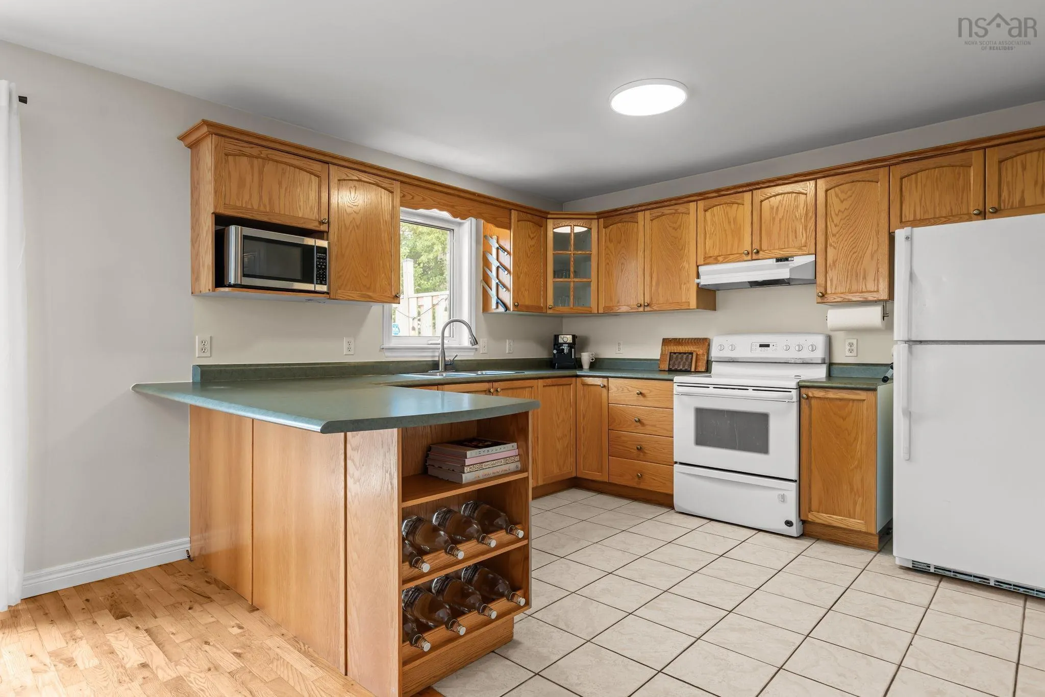 30 Quindora Crescent, Dartmouth, NS B2W 6G3, 3 Bedrooms Bedrooms, ,3 BathroomsBathrooms,Residential,For Sale,Quindora,202522312