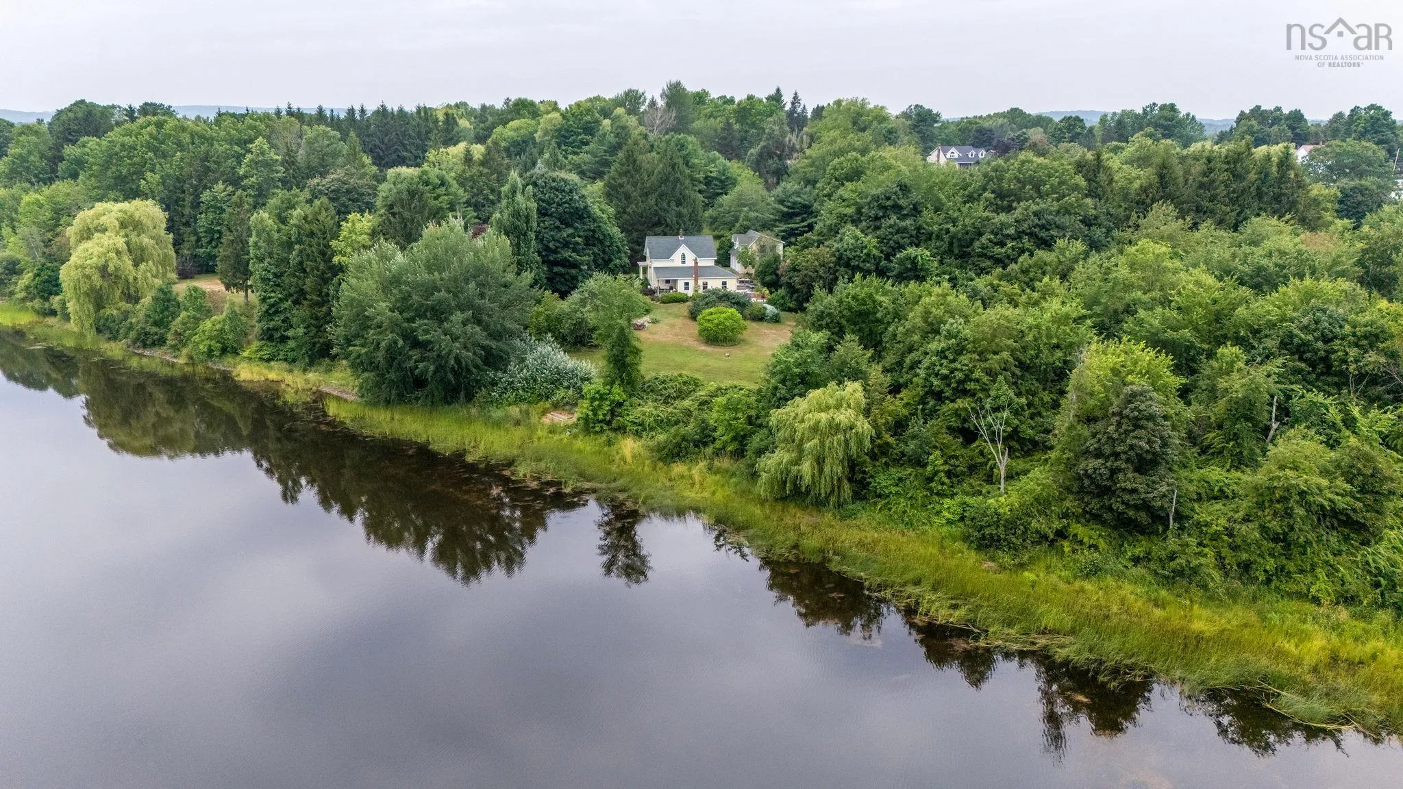 129 Town Road, Falmouth, NS B0P 1P0, 4 Bedrooms Bedrooms, ,5 BathroomsBathrooms,Residential,For Sale,Town,202519866