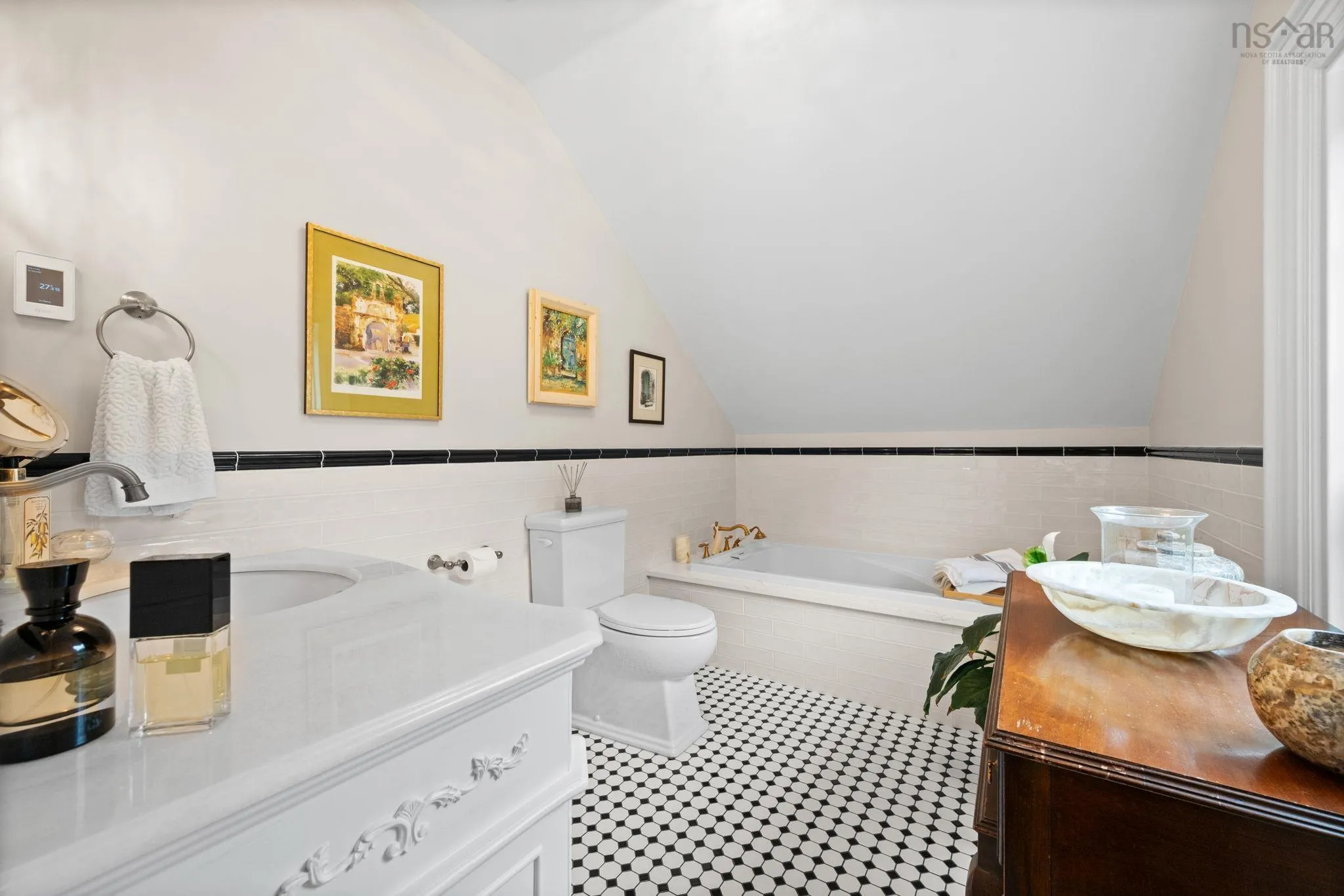 129 Town Road, Falmouth, NS B0P 1P0, 4 Bedrooms Bedrooms, ,5 BathroomsBathrooms,Residential,For Sale,Town,202519866