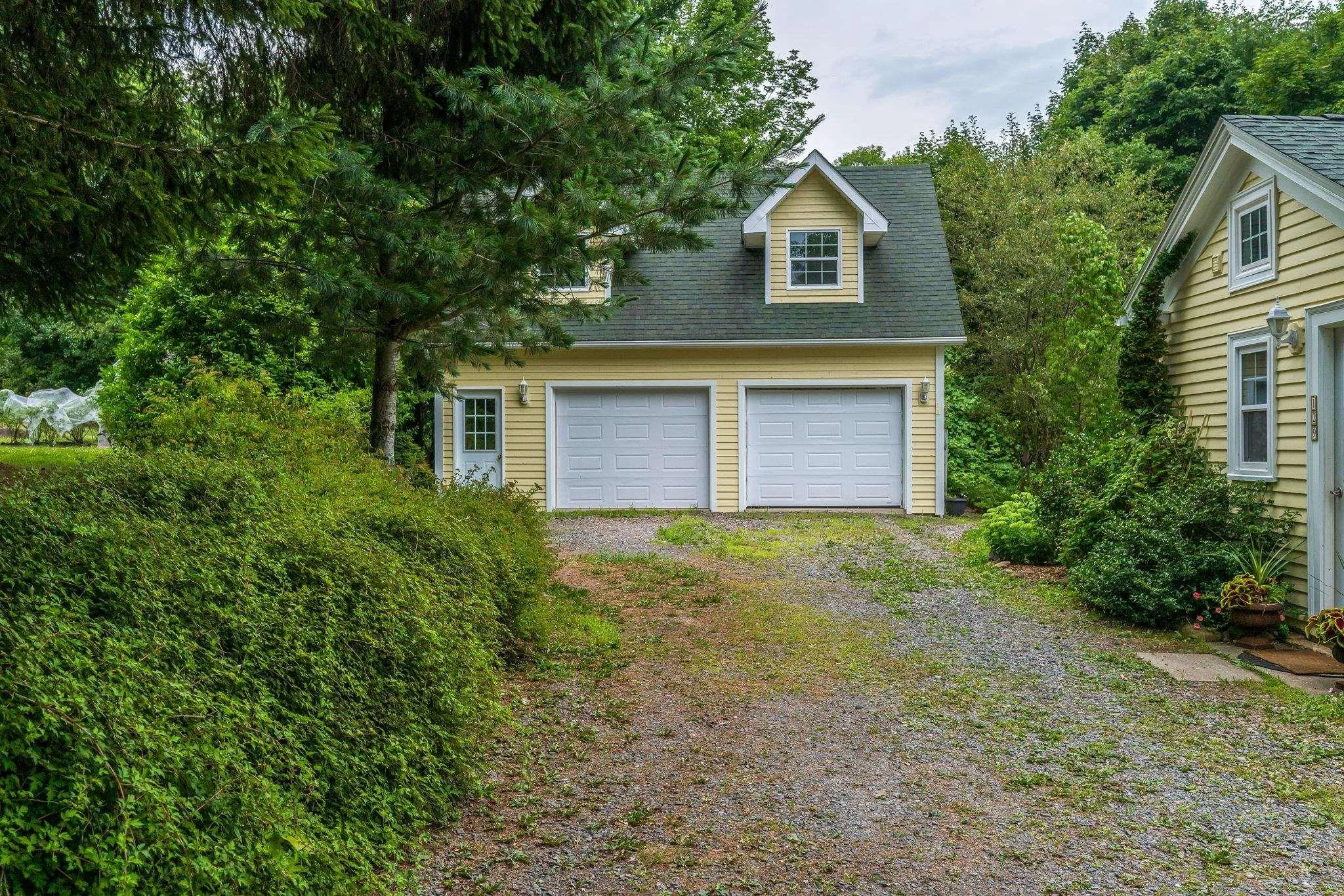 129 Town Road, Falmouth, NS B0P 1P0, 4 Bedrooms Bedrooms, ,5 BathroomsBathrooms,Residential,For Sale,Town,202519866