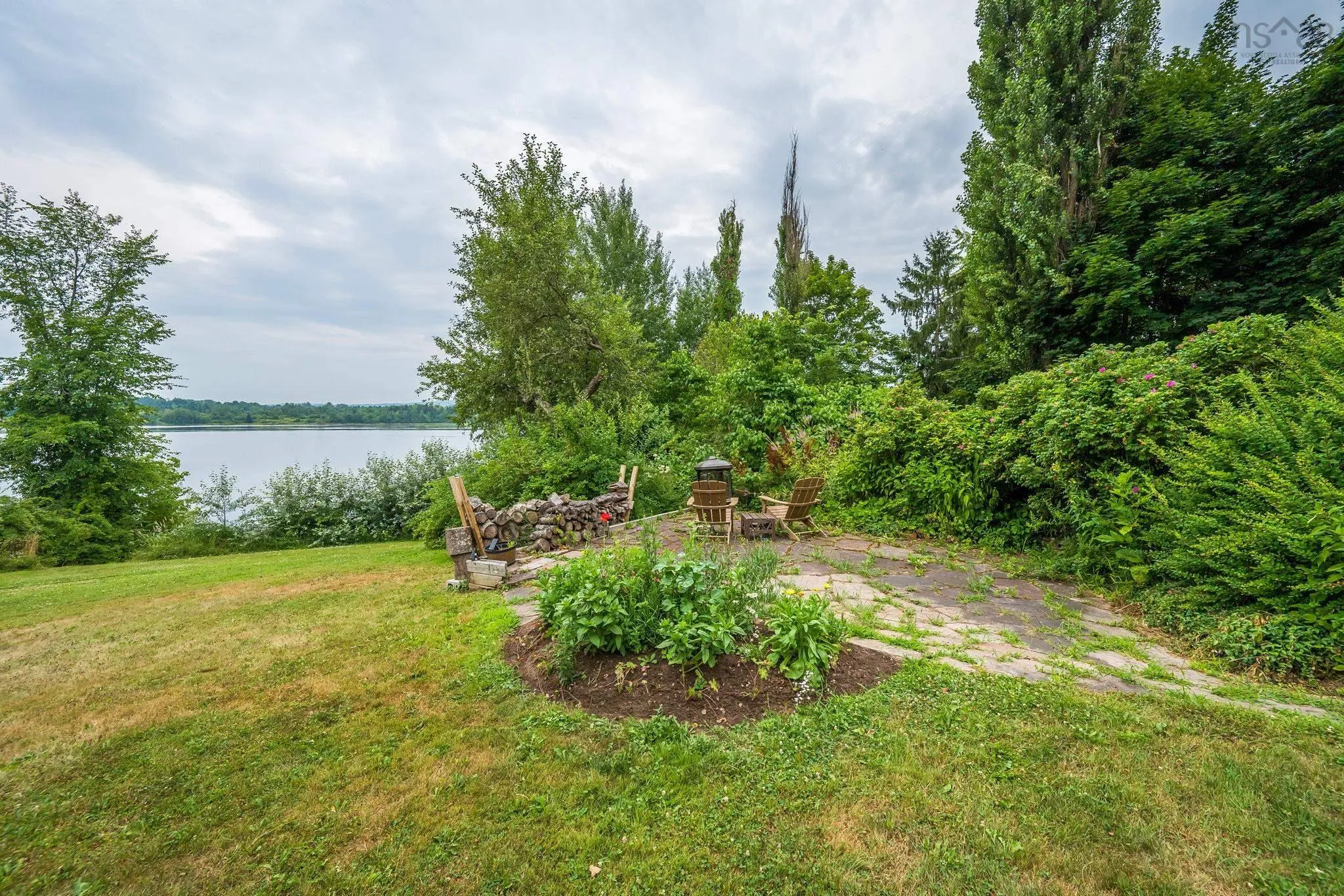 129 Town Road, Falmouth, NS B0P 1P0, 4 Bedrooms Bedrooms, ,5 BathroomsBathrooms,Residential,For Sale,Town,202519866