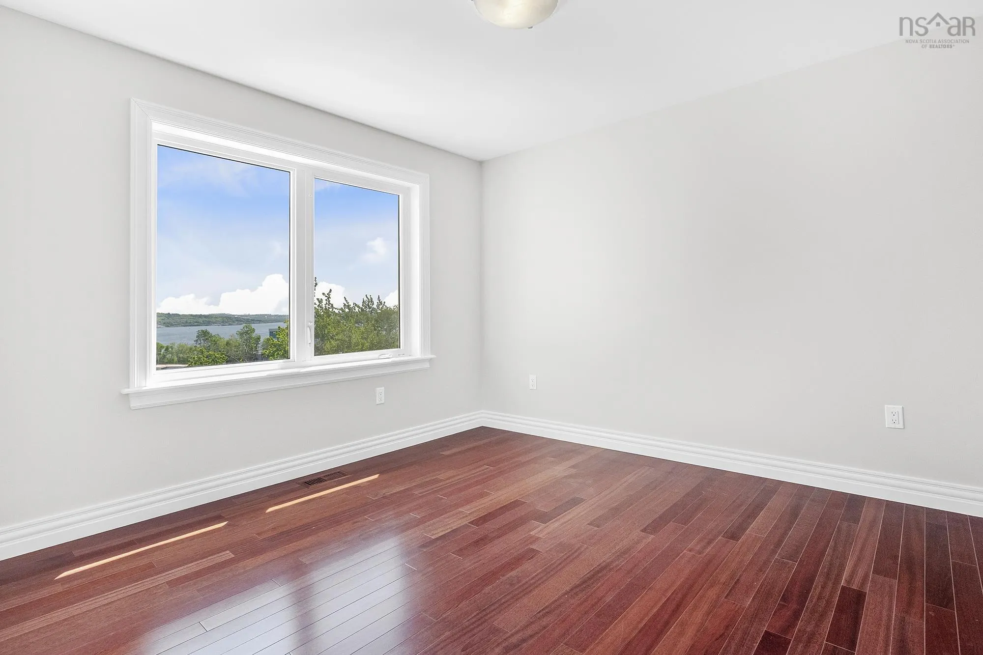 1 B Millview Avenue, Bedford, NS B4A 1G6, 5 Bedrooms Bedrooms, ,4 BathroomsBathrooms,Residential,For Sale,B Millview,202514590