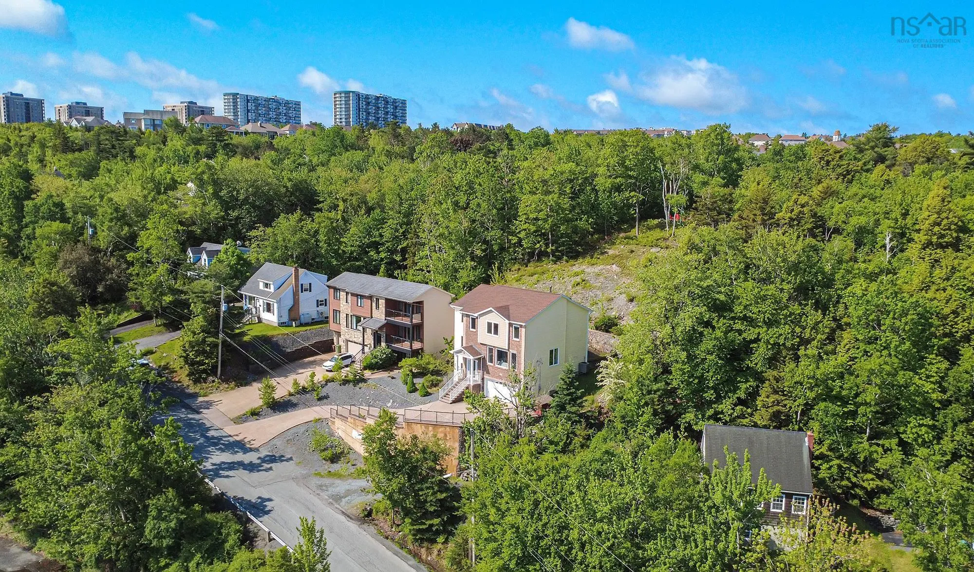 1 B Millview Avenue, Bedford, NS B4A 1G6, 5 Bedrooms Bedrooms, ,4 BathroomsBathrooms,Residential,For Sale,B Millview,202514590