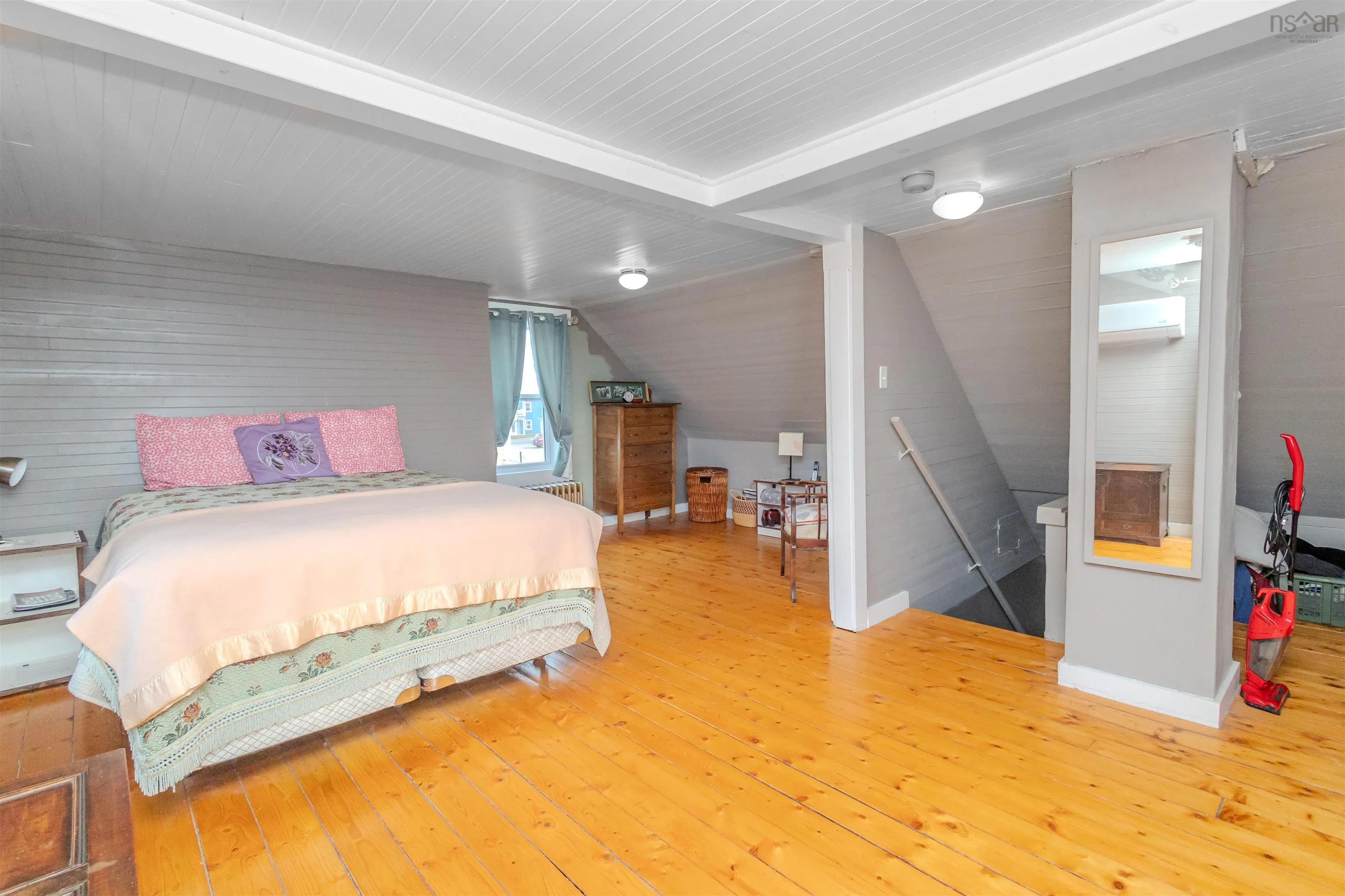 160 Howe Street, Sydney, NS B1P 4V2, 1 Bedroom Bedrooms, ,3 BathroomsBathrooms,Residential,For Sale,Howe,202525548