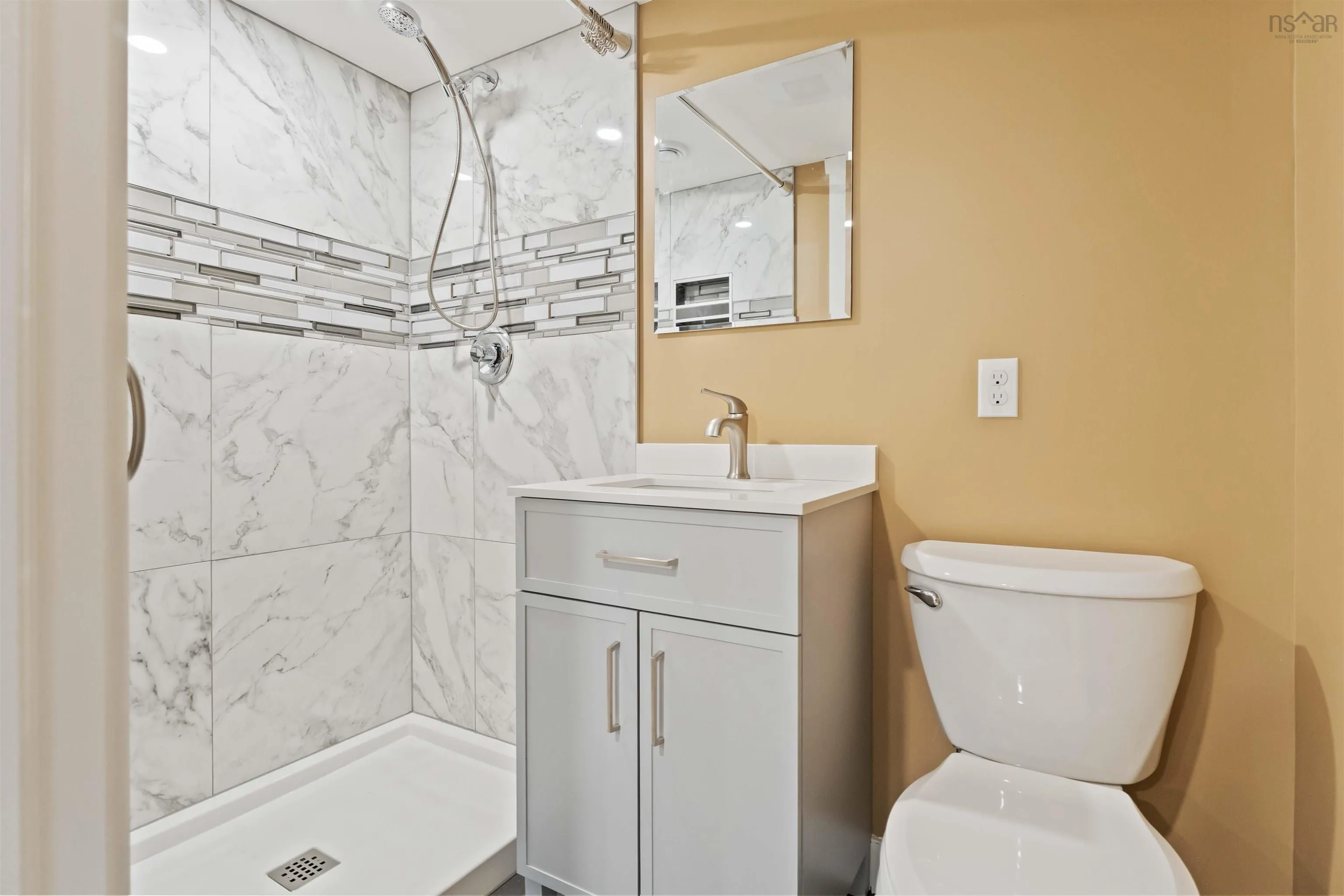 226 Main Street, Kentville Ns B4n 1j9, 3 Bedrooms Bedrooms, ,3 BathroomsBathrooms,Residential,For Sale,Main,202508146