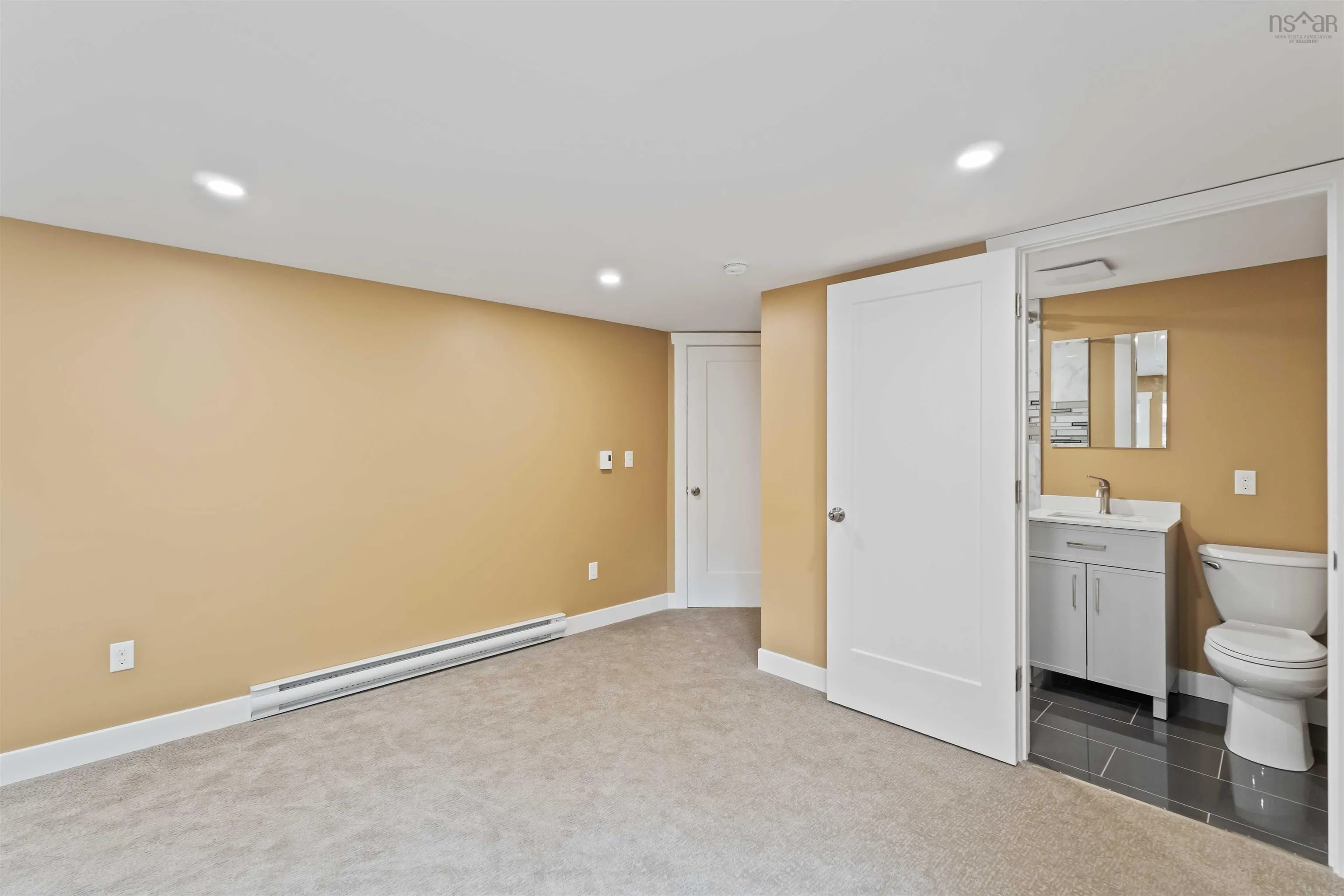 226 Main Street, Kentville Ns B4n 1j9, 3 Bedrooms Bedrooms, ,3 BathroomsBathrooms,Residential,For Sale,Main,202508146
