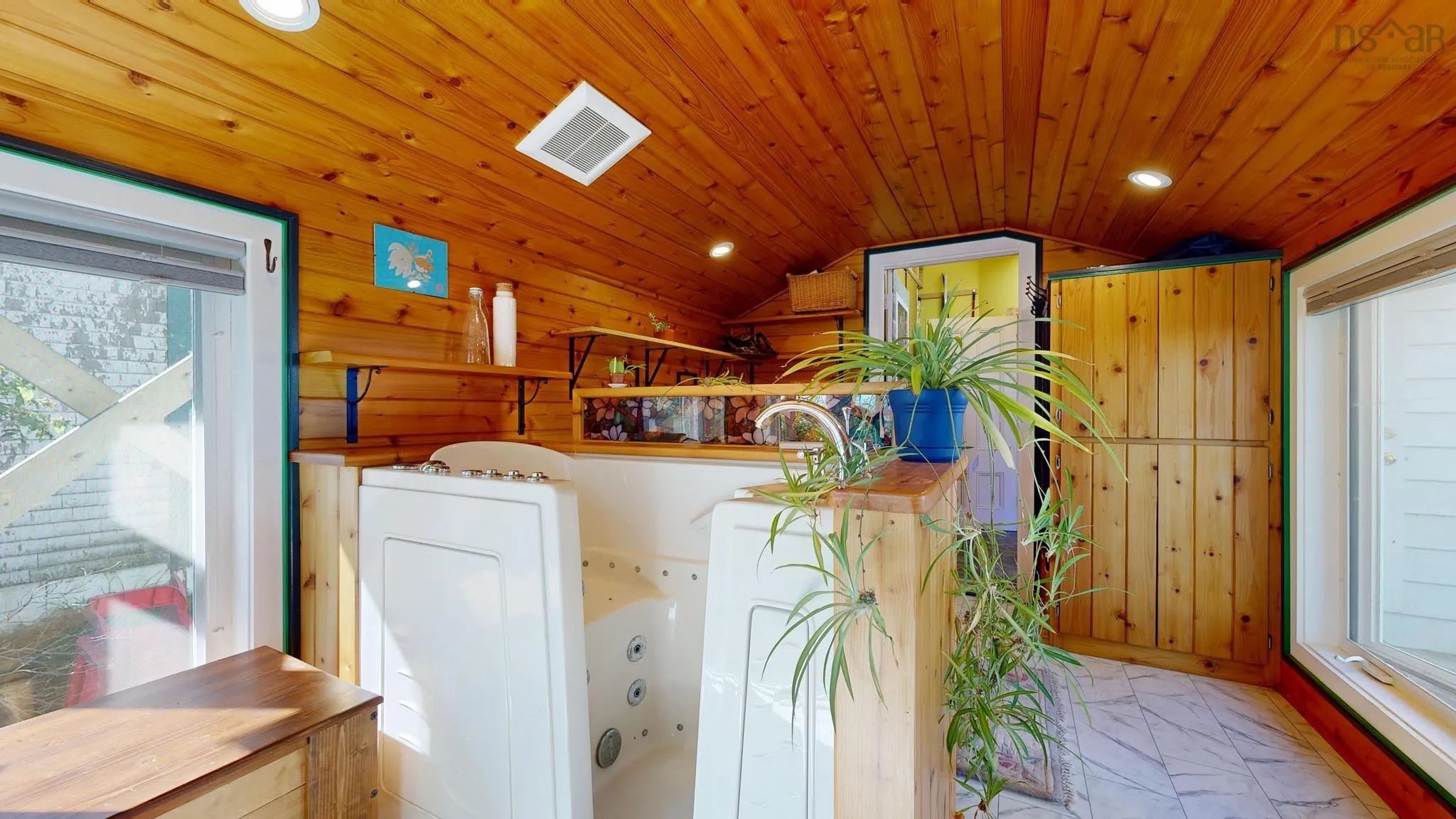 132 Hall Street, Lockeport, NS B0T 1L0, 5 Bedrooms Bedrooms, ,4 BathroomsBathrooms,Residential,For Sale,Hall,202523052
