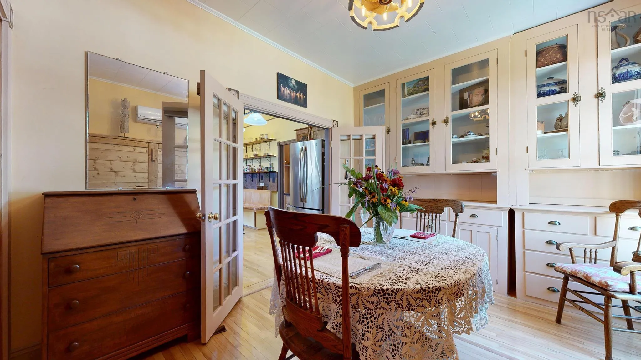 132 Hall Street, Lockeport, NS B0T 1L0, 5 Bedrooms Bedrooms, ,4 BathroomsBathrooms,Residential,For Sale,Hall,202523052