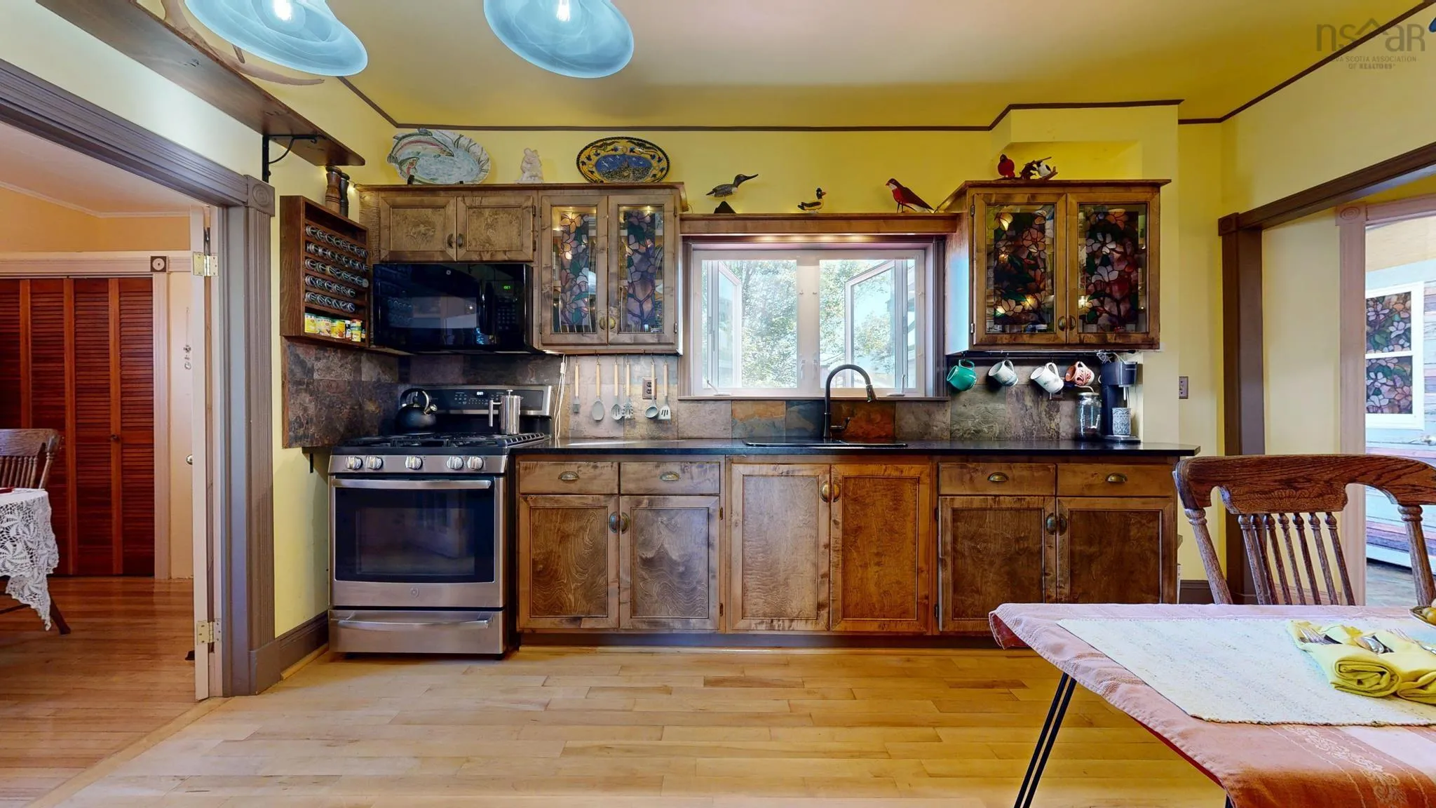 132 Hall Street, Lockeport, NS B0T 1L0, 5 Bedrooms Bedrooms, ,4 BathroomsBathrooms,Residential,For Sale,Hall,202523052