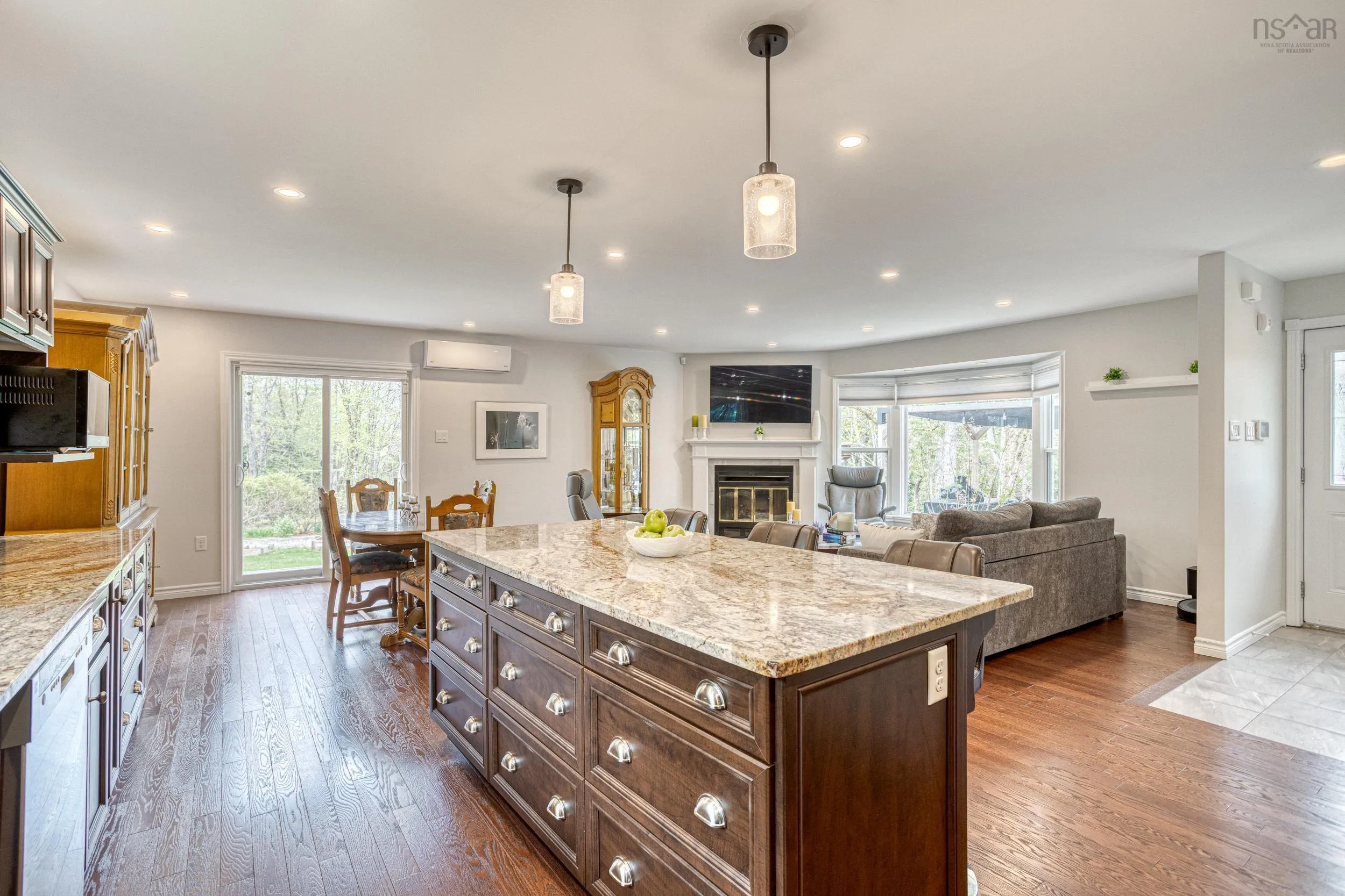 21 Stillwater Lake Drive, Stillwater Lake, NS B3Z 1H7, 4 Bedrooms Bedrooms, ,3 BathroomsBathrooms,Residential,For Sale,21 Stillwater Lake,202519612