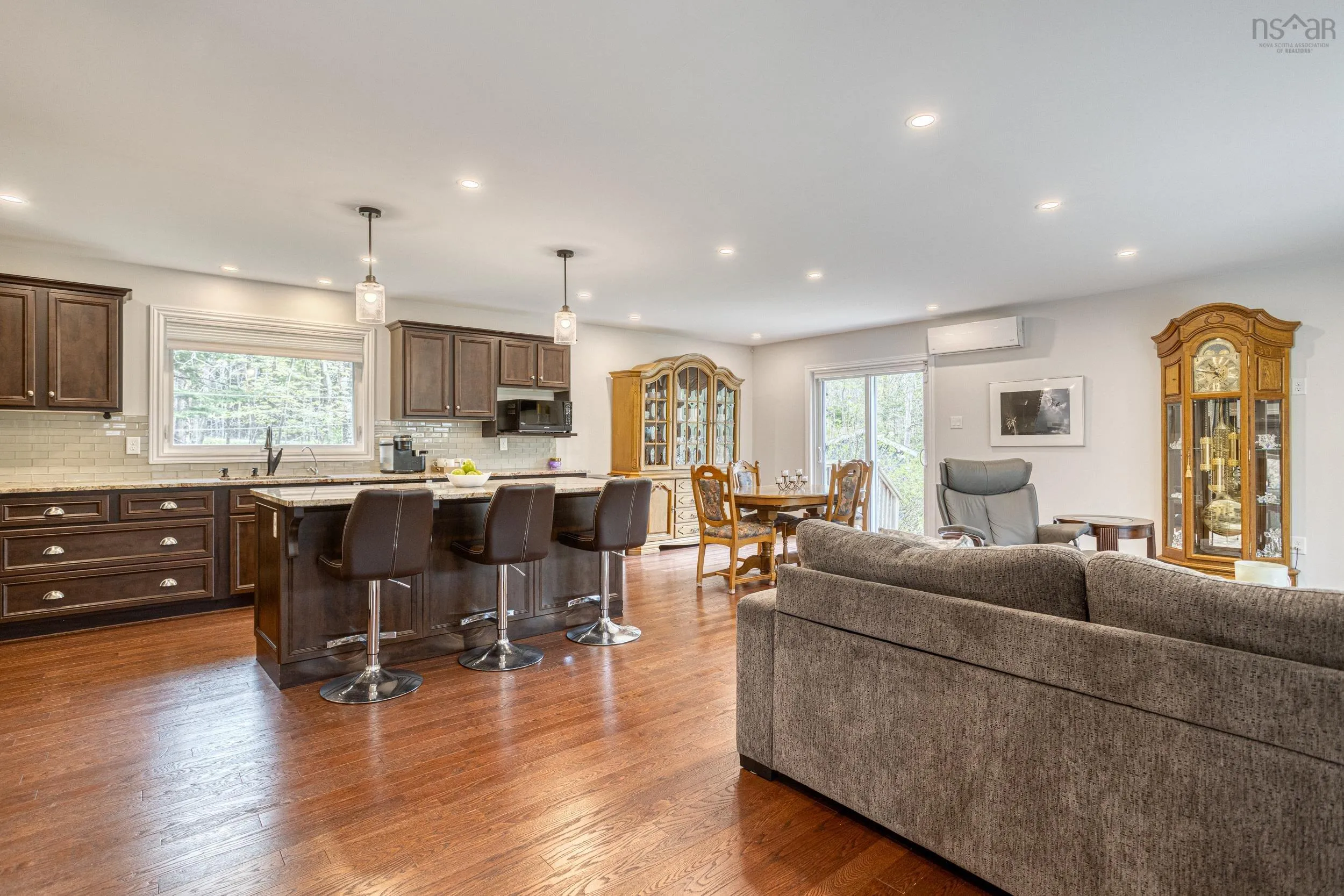 21 Stillwater Lake Drive, Stillwater Lake, NS B3Z 1H7, 4 Bedrooms Bedrooms, ,3 BathroomsBathrooms,Residential,For Sale,21 Stillwater Lake,202519612