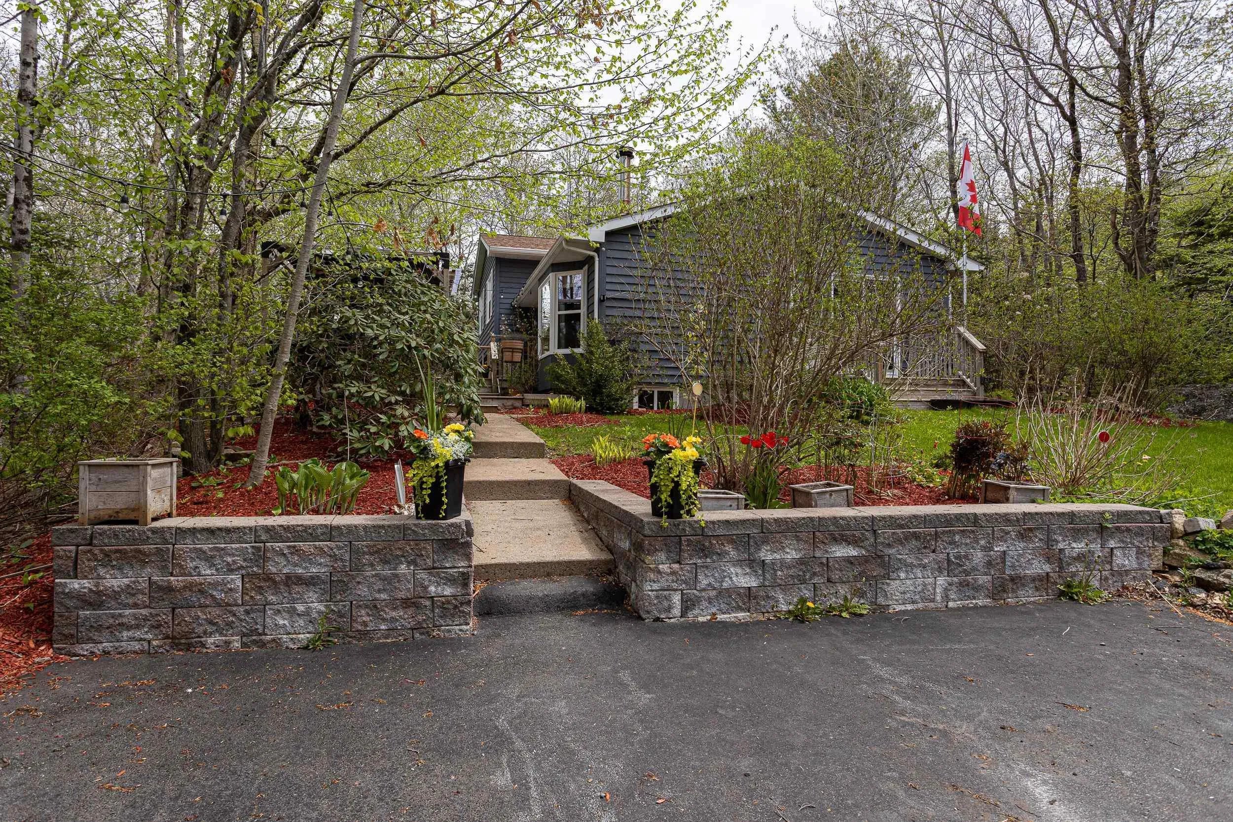 21 Stillwater Lake Drive, Stillwater Lake, NS B3Z 1H7, 4 Bedrooms Bedrooms, ,3 BathroomsBathrooms,Residential,For Sale,21 Stillwater Lake,202519612