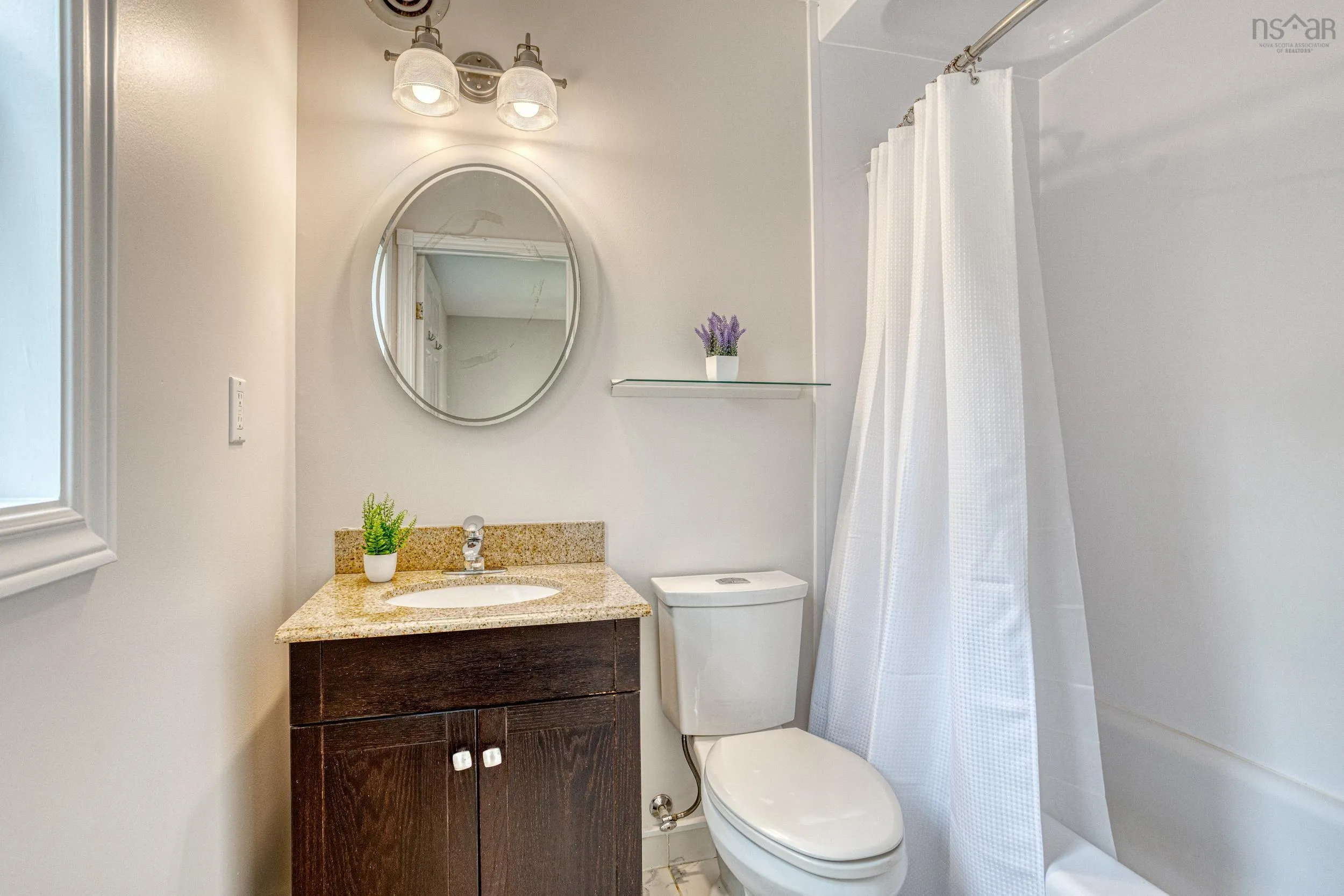 21 Stillwater Lake Drive, Stillwater Lake, NS B3Z 1H7, 4 Bedrooms Bedrooms, ,3 BathroomsBathrooms,Residential,For Sale,21 Stillwater Lake,202519612