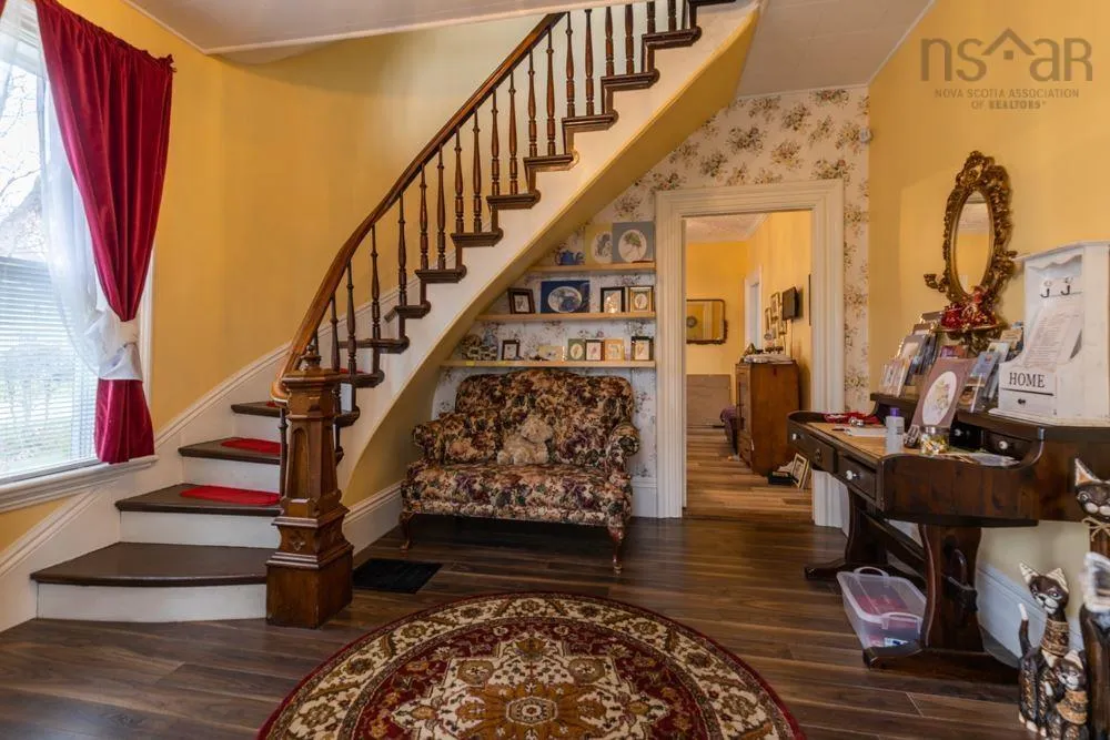 45 Alma Street, Yarmouth Ns B5a 3g7, 4 Bedrooms Bedrooms, ,2 BathroomsBathrooms,Residential,For Sale,Alma,202509748
