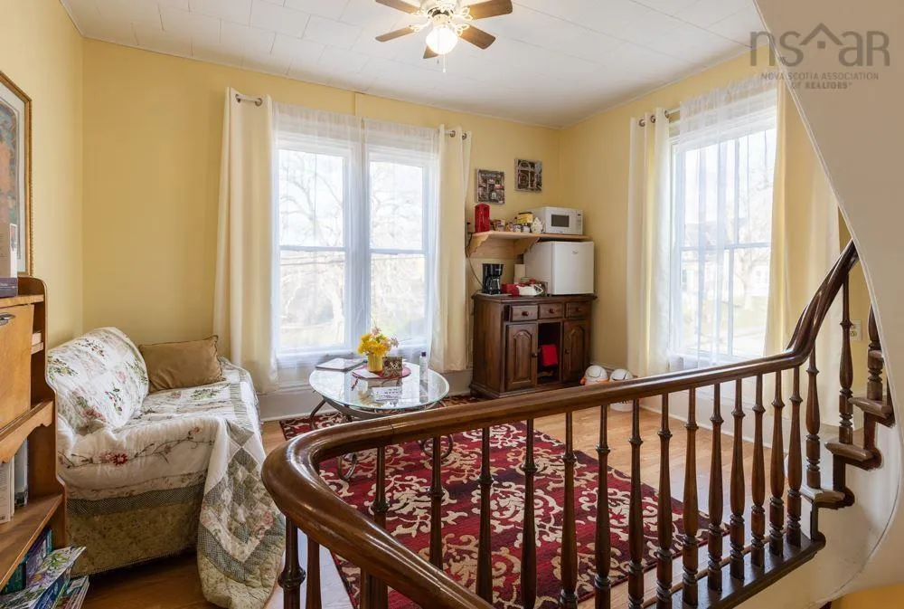 45 Alma Street, Yarmouth Ns B5a 3g7, 4 Bedrooms Bedrooms, ,2 BathroomsBathrooms,Residential,For Sale,Alma,202509748