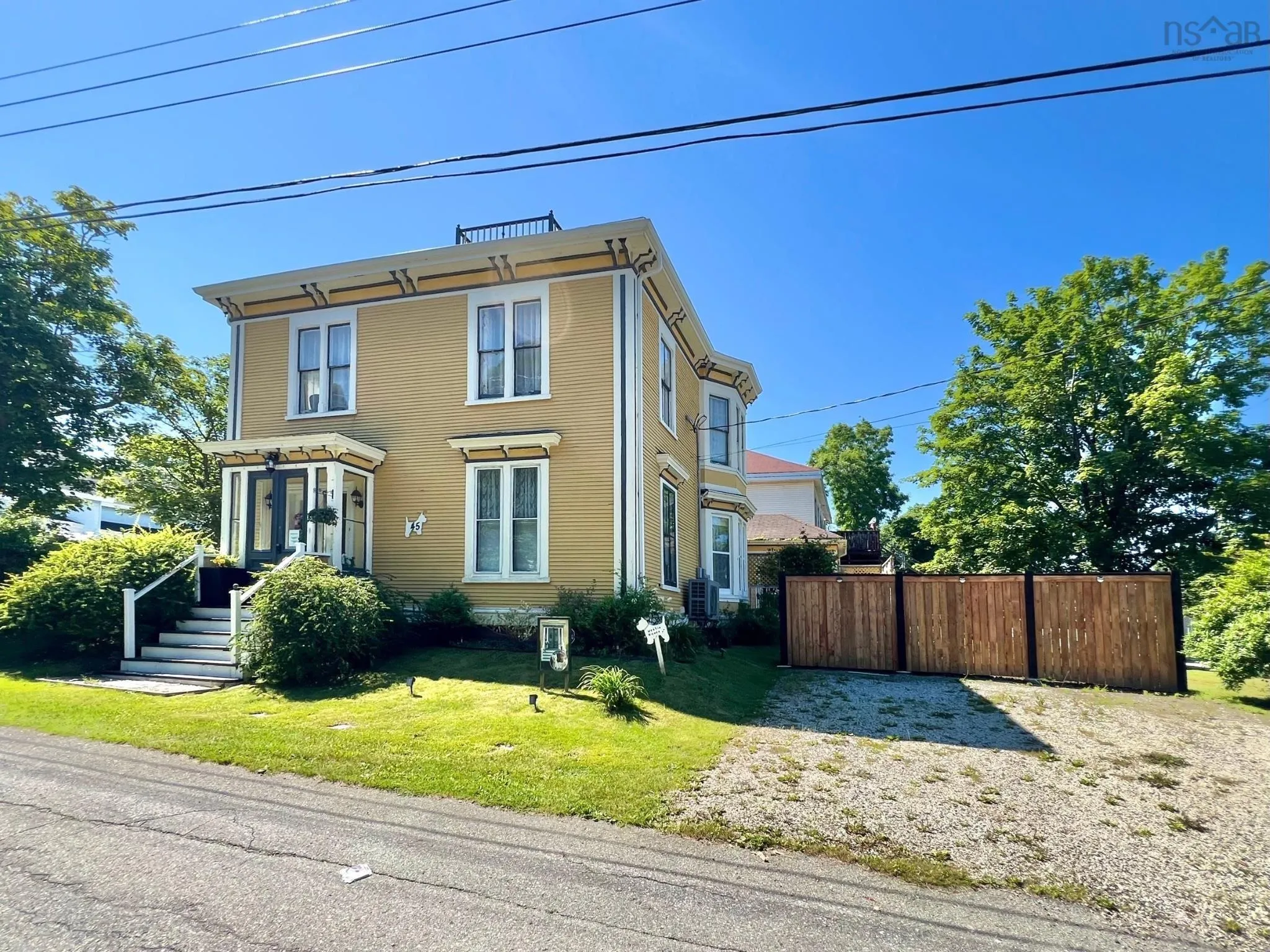 45 Alma Street, Yarmouth Ns B5a 3g7, 4 Bedrooms Bedrooms, ,2 BathroomsBathrooms,Residential,For Sale,Alma,202509748