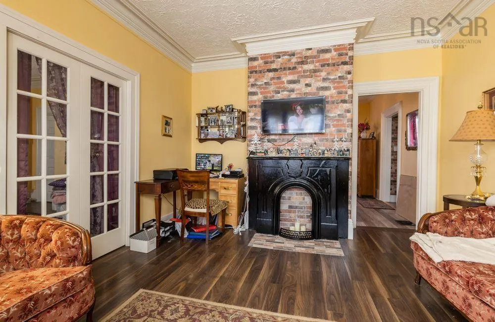 45 Alma Street, Yarmouth Ns B5a 3g7, 4 Bedrooms Bedrooms, ,2 BathroomsBathrooms,Residential,For Sale,Alma,202509748