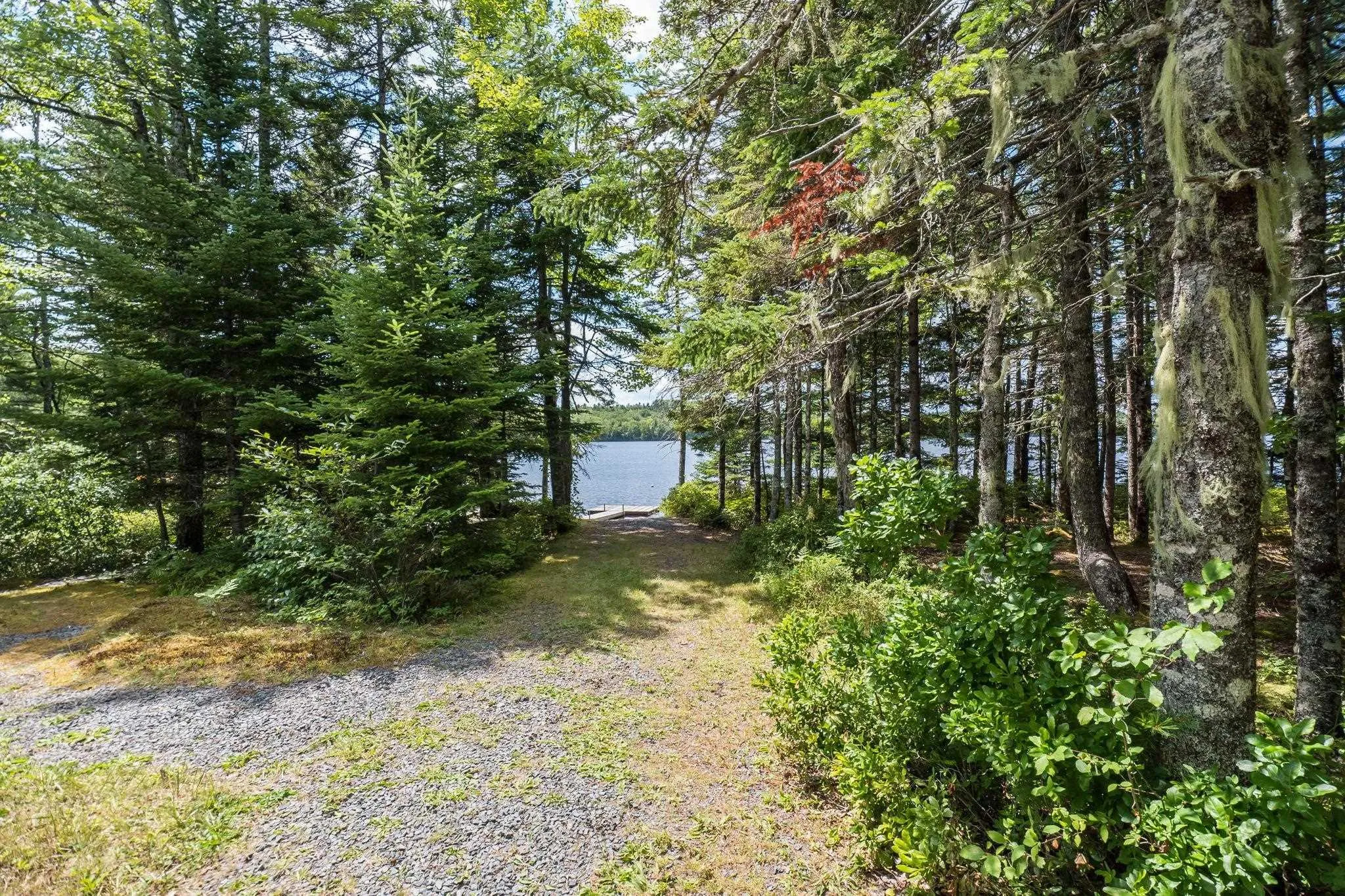 376 Lakefront Drive, Chelsea, NS B4V 7M9, 4 Bedrooms Bedrooms, ,1 BathroomBathrooms,Residential,For Sale,Lakefront,202519621