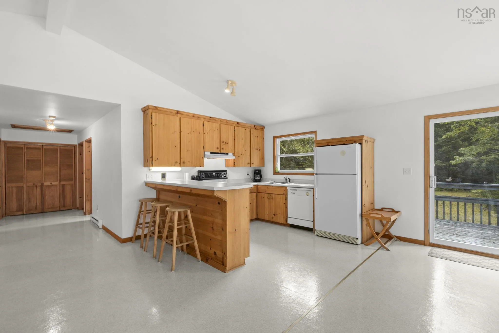 376 Lakefront Drive, Chelsea, NS B4V 7M9, 4 Bedrooms Bedrooms, ,1 BathroomBathrooms,Residential,For Sale,Lakefront,202519621