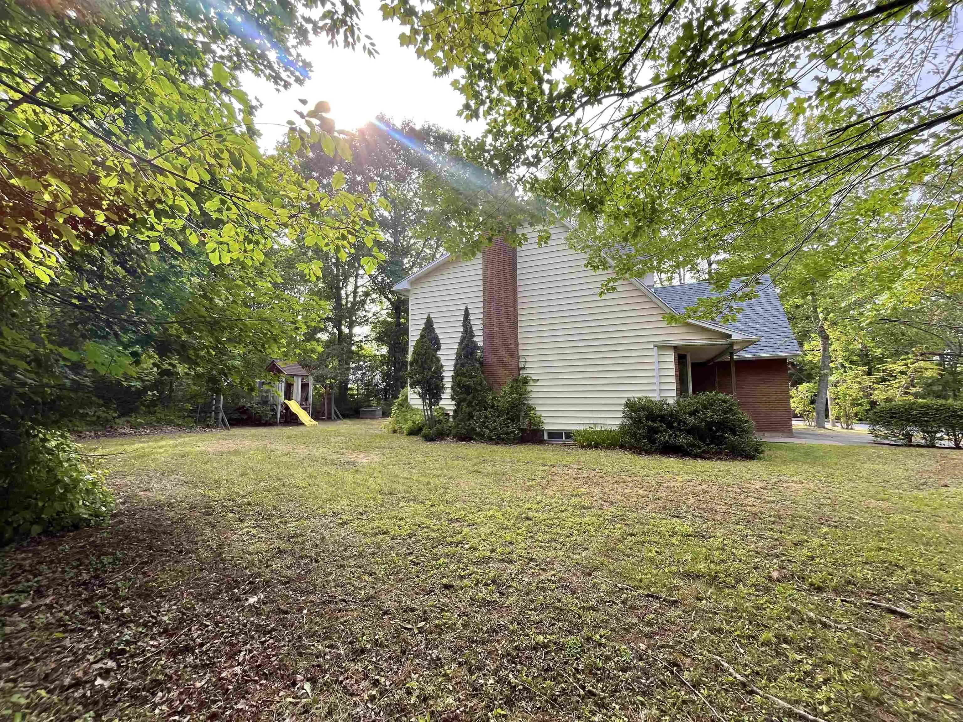 6 Duke Street, Bridgewater, NS B4V 1K4, 4 Bedrooms Bedrooms, ,4 BathroomsBathrooms,Residential,For Sale,Duke,202520077