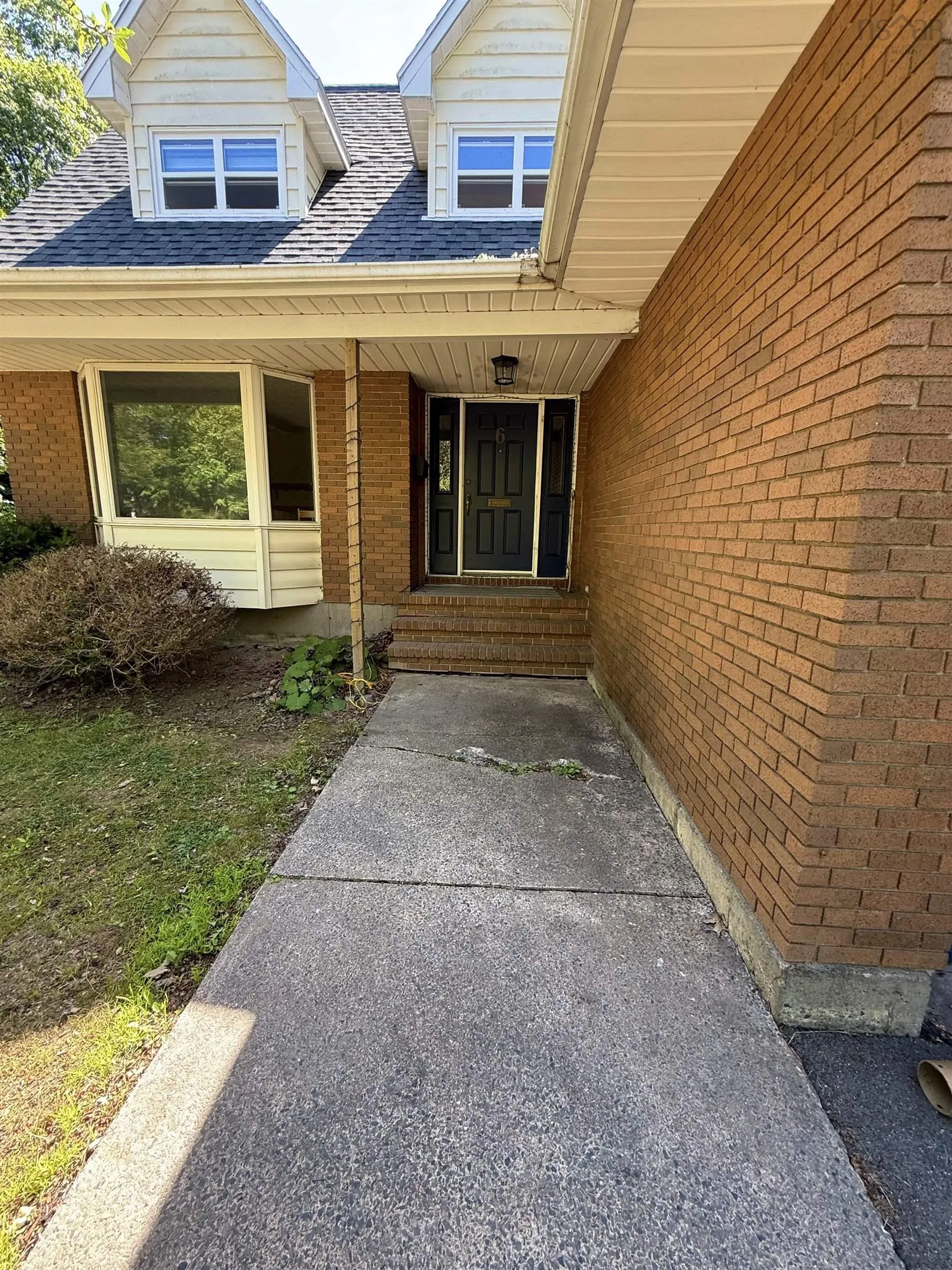 6 Duke Street, Bridgewater, NS B4V 1K4, 4 Bedrooms Bedrooms, ,4 BathroomsBathrooms,Residential,For Sale,Duke,202520077