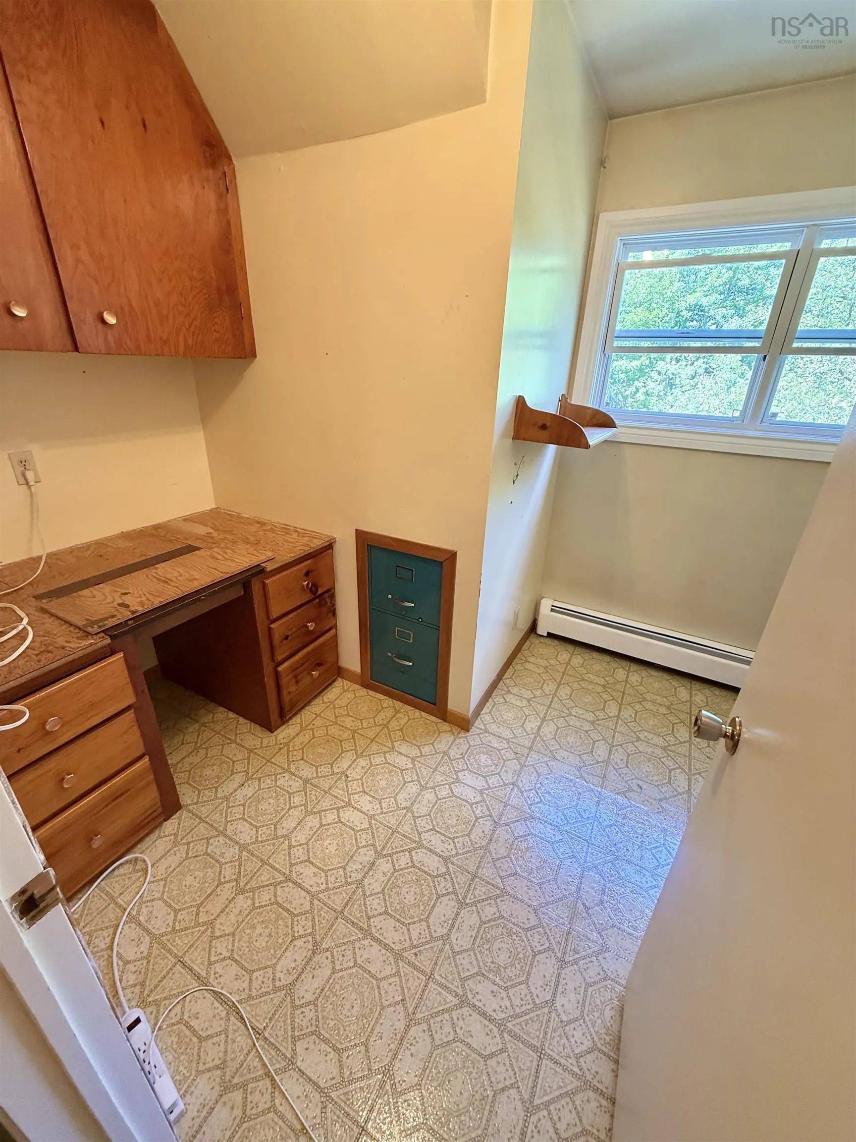 6 Duke Street, Bridgewater, NS B4V 1K4, 4 Bedrooms Bedrooms, ,4 BathroomsBathrooms,Residential,For Sale,Duke,202520077